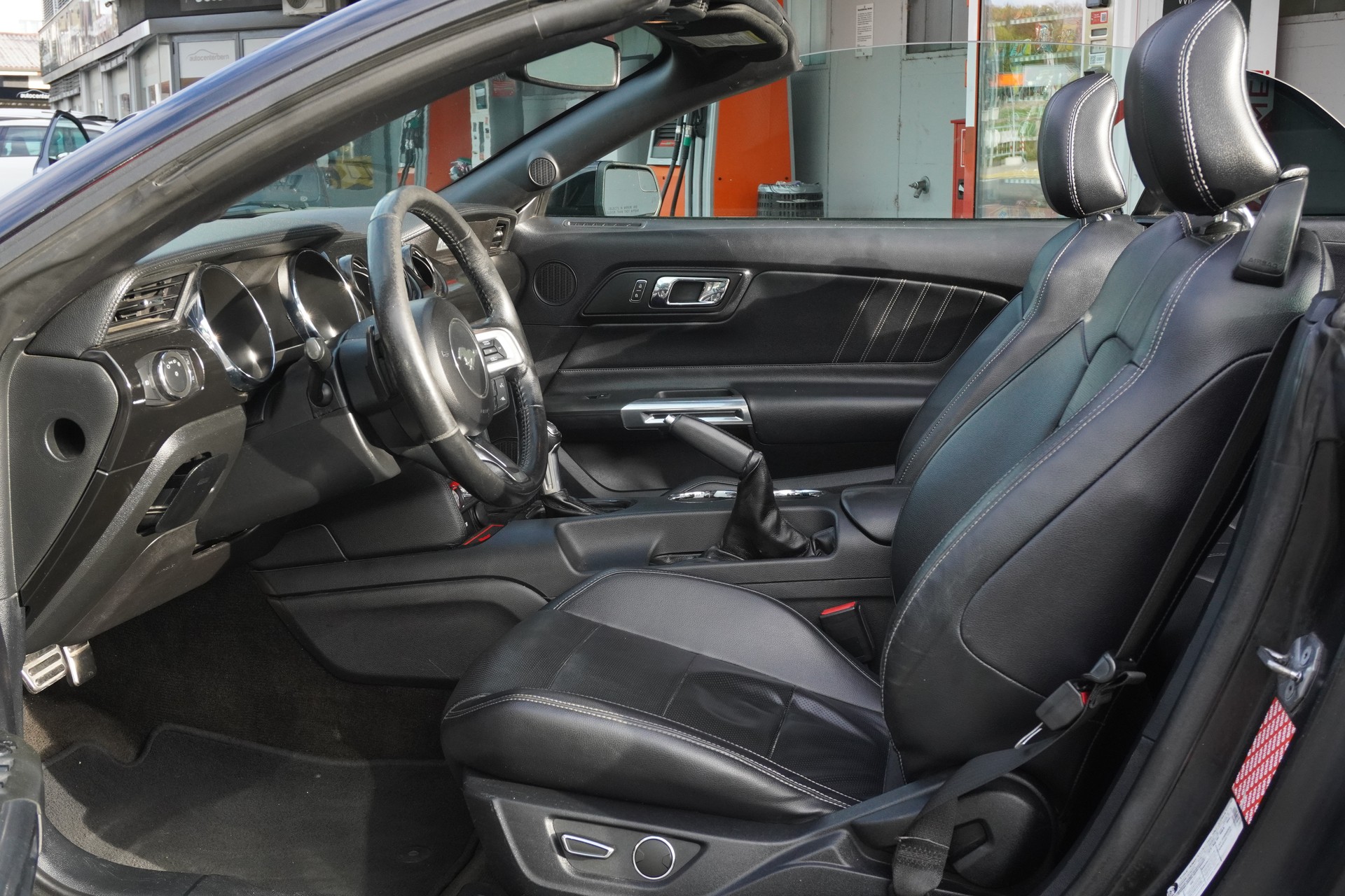 FORD Mustang Convertible 2.3 Automat-image-7