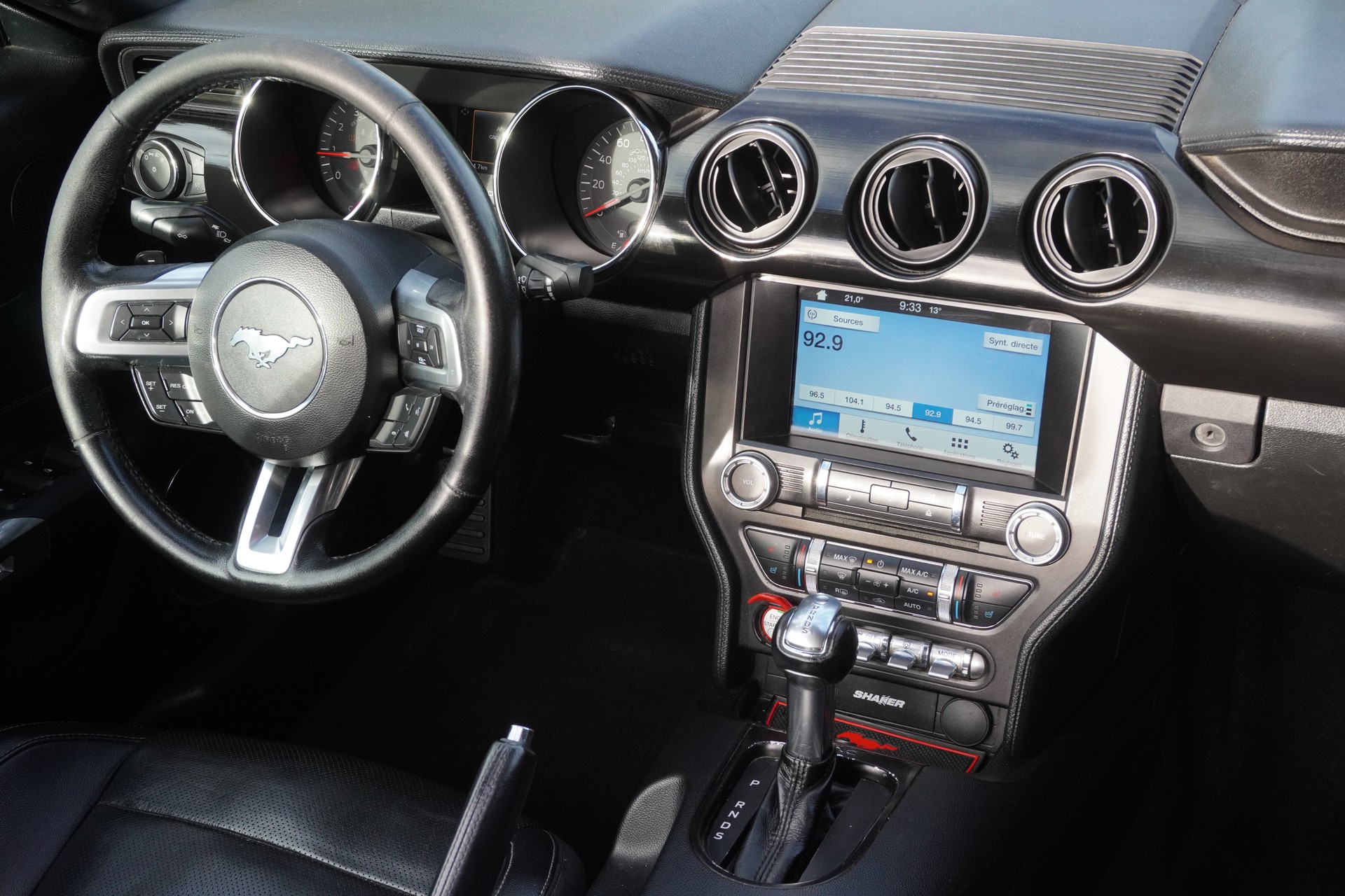 FORD Mustang Convertible 2.3 Automat-image-8