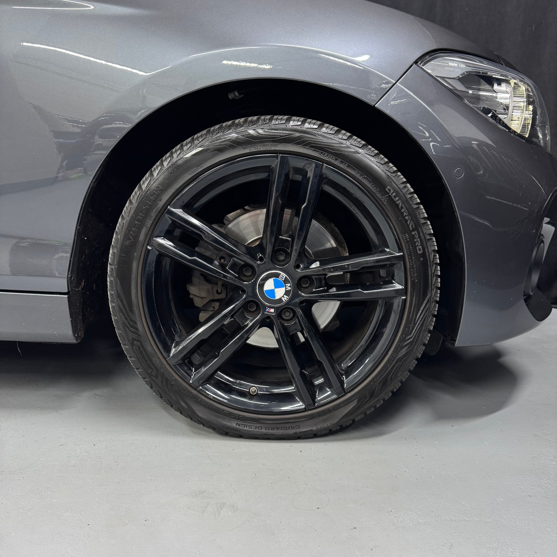 BMW 120d xDrive Edition M Sport Steptronic-image-5