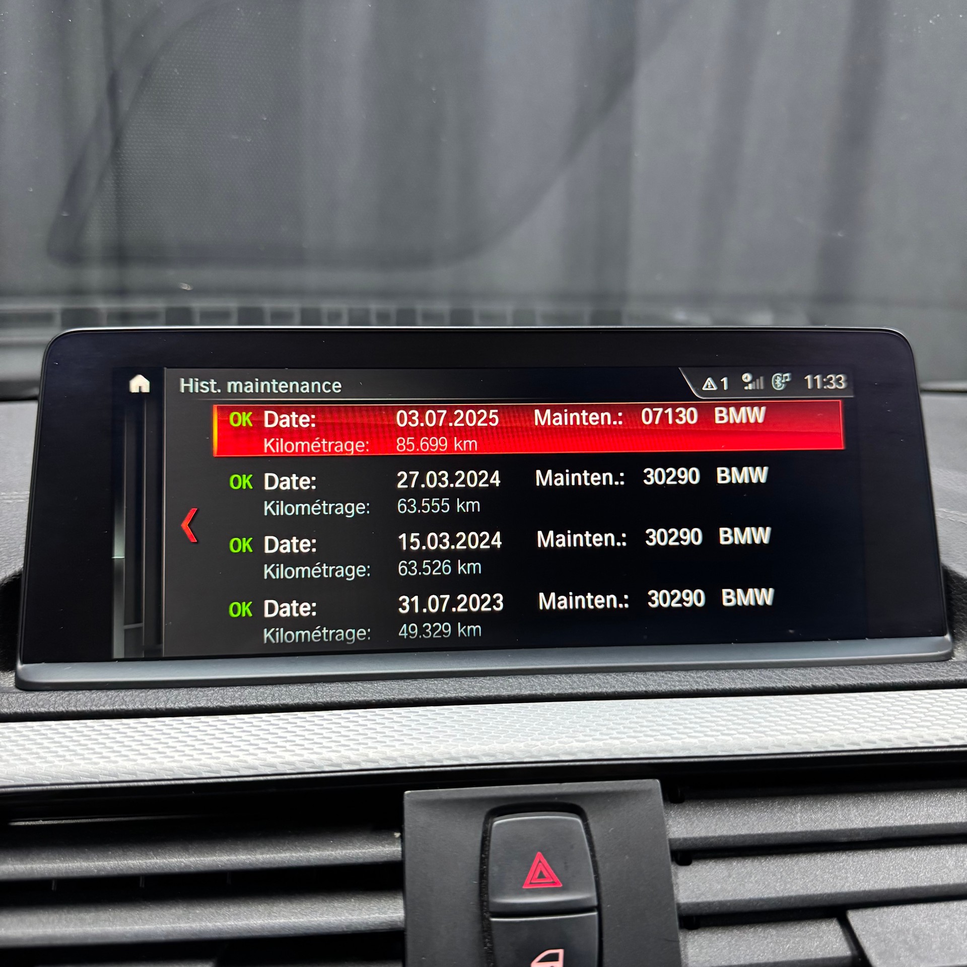 BMW 120d xDrive Edition M Sport Steptronic-image-17