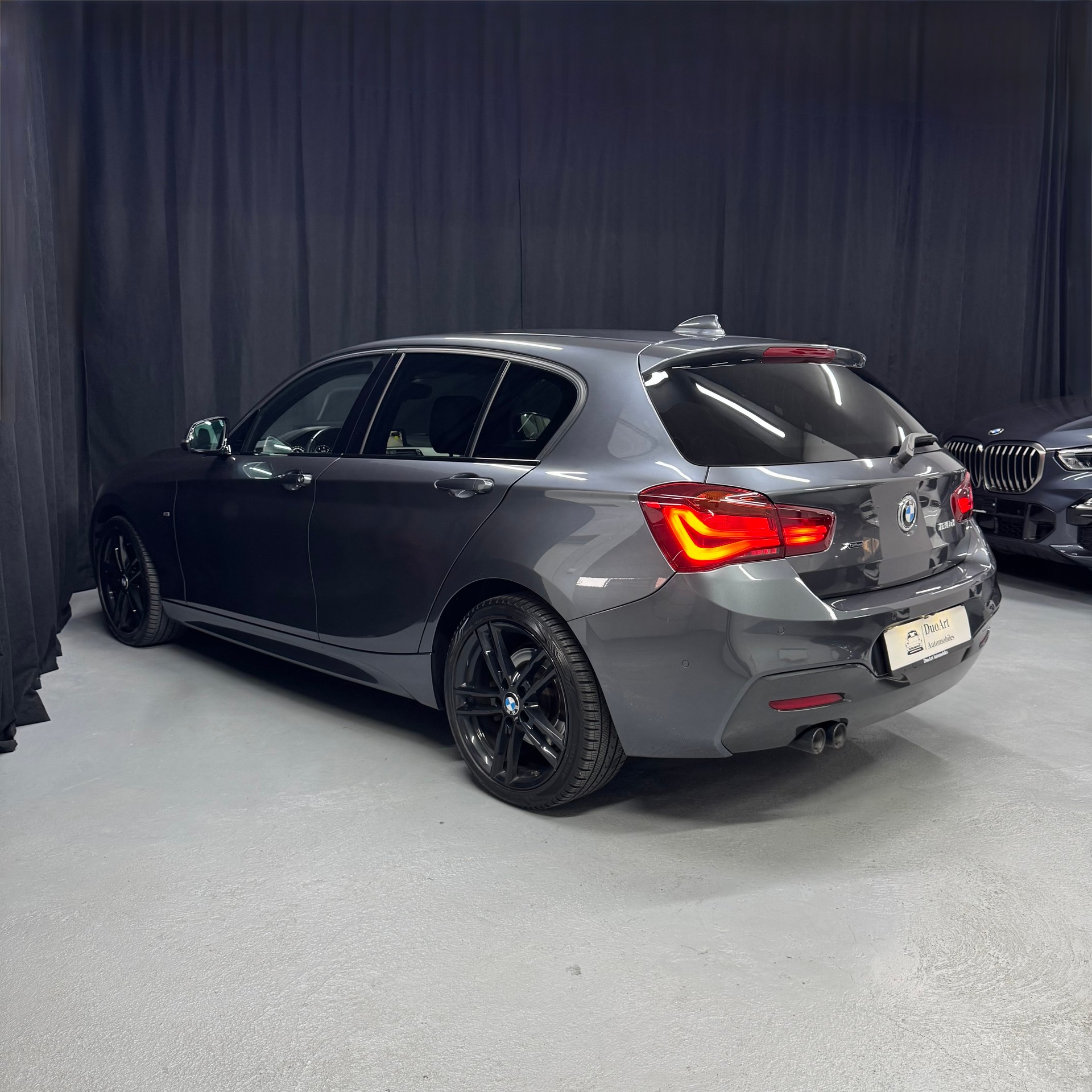 BMW 120d xDrive Edition M Sport Steptronic-image-8
