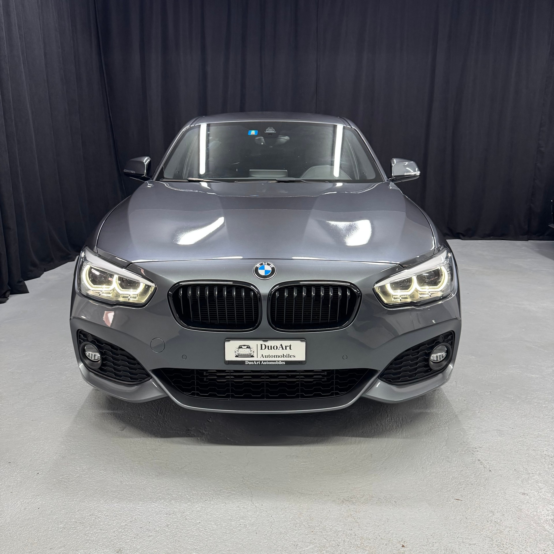 BMW 120d xDrive Edition M Sport Steptronic-image-2