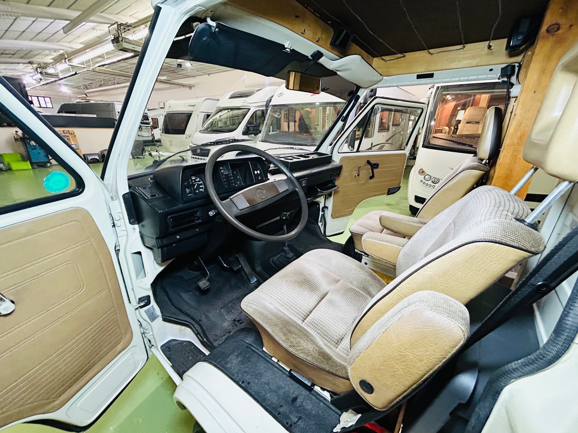 VW T3 Typ 2-image-13
