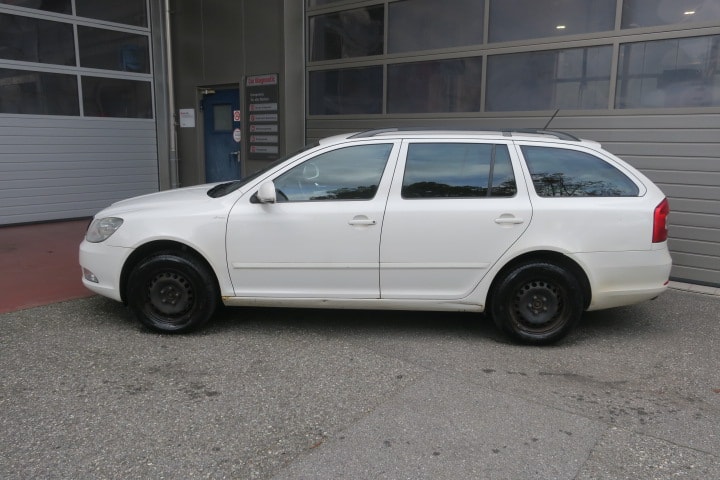 SKODA Octavia Combi 1.8 TSI Arosa 4x4-image-4