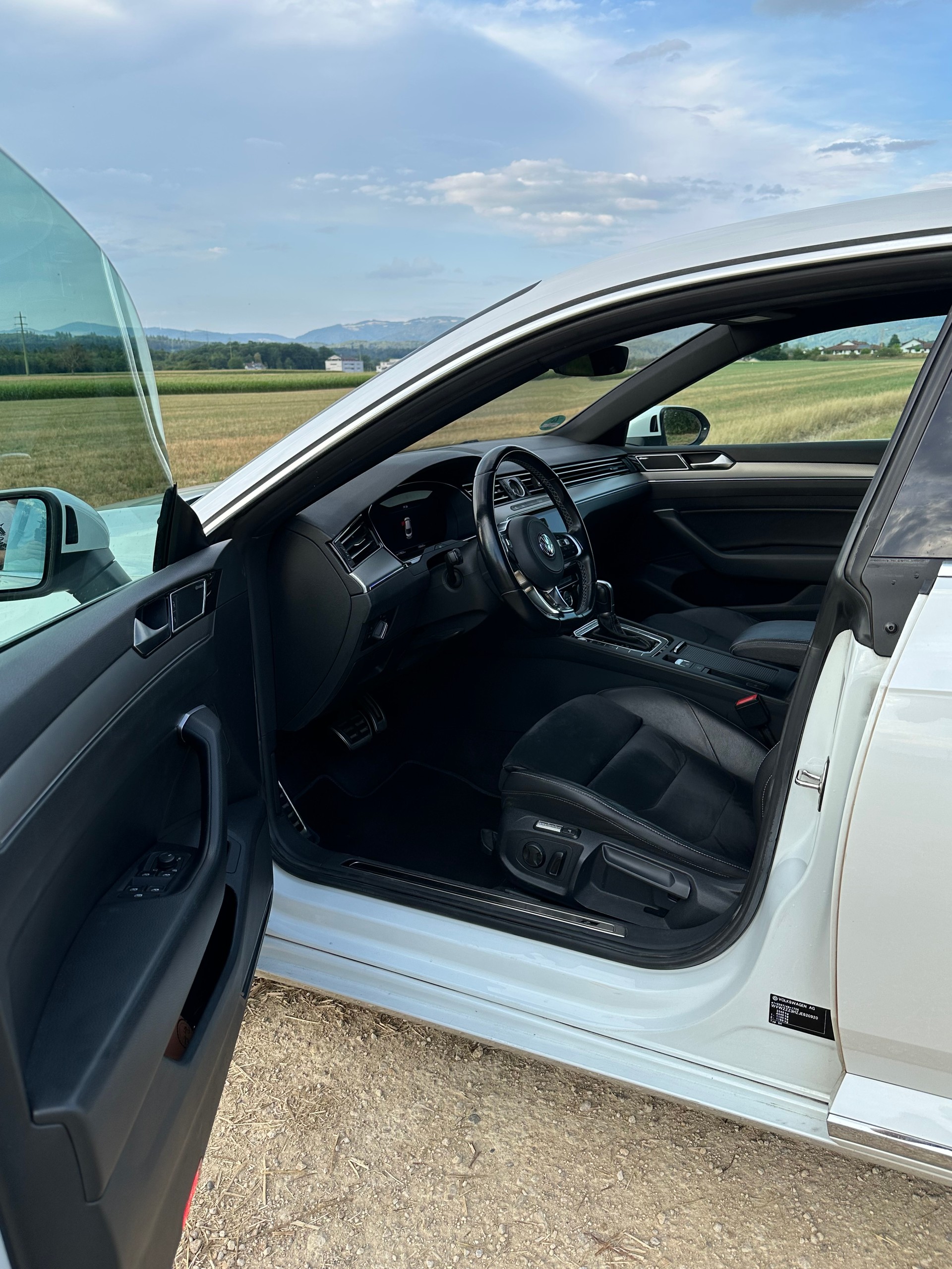 VW 2.0 TSI 280 R-Line DSG 4m-image-2