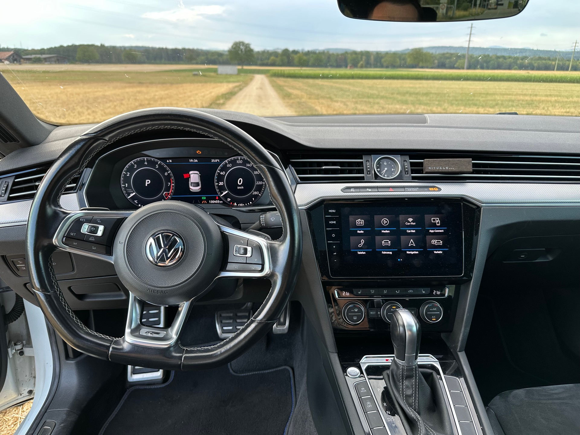 VW 2.0 TSI 280 R-Line DSG 4m-image-3