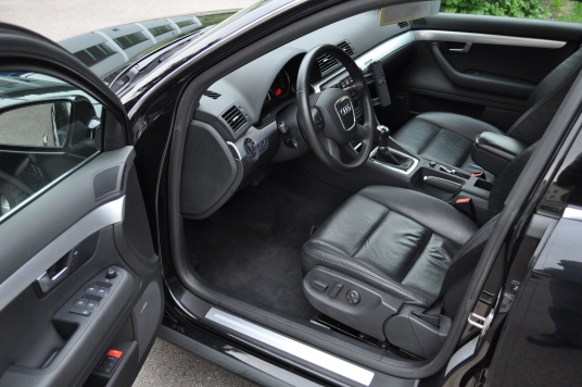 AUDI A4 Avant 2.0 TDI 170 DPF quattro-image-7