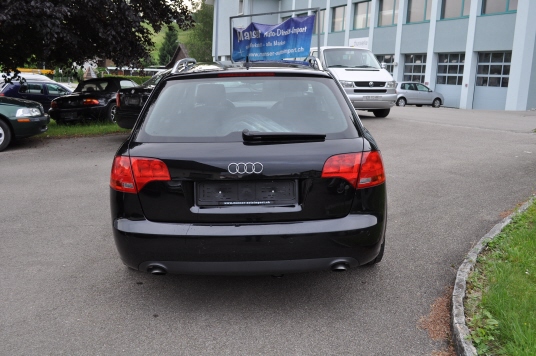 AUDI A4 Avant 2.0 TDI 170 DPF quattro-image-4