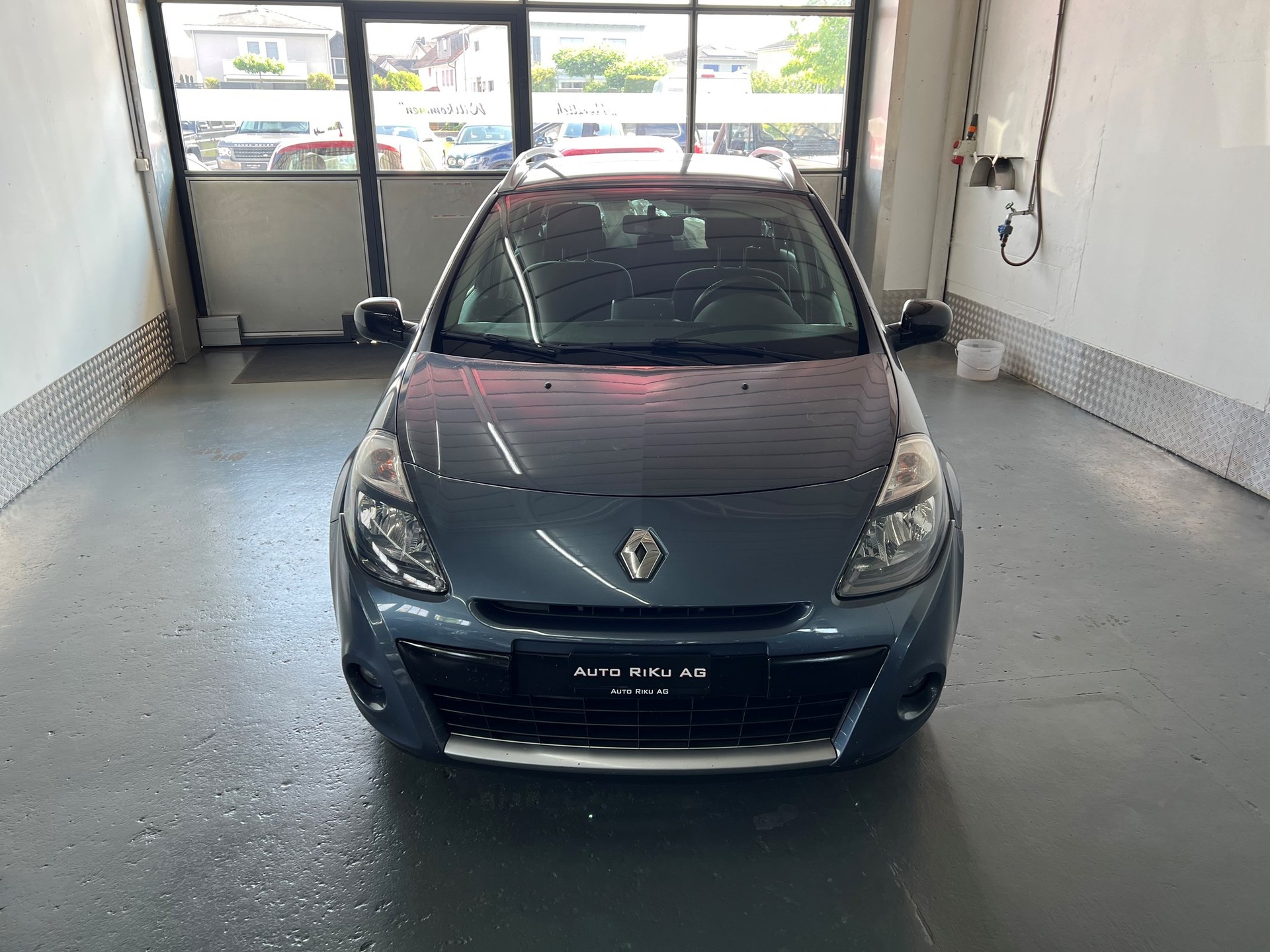 RENAULT Clio Grandtour 1.5 dCi 20th Edition-image-2