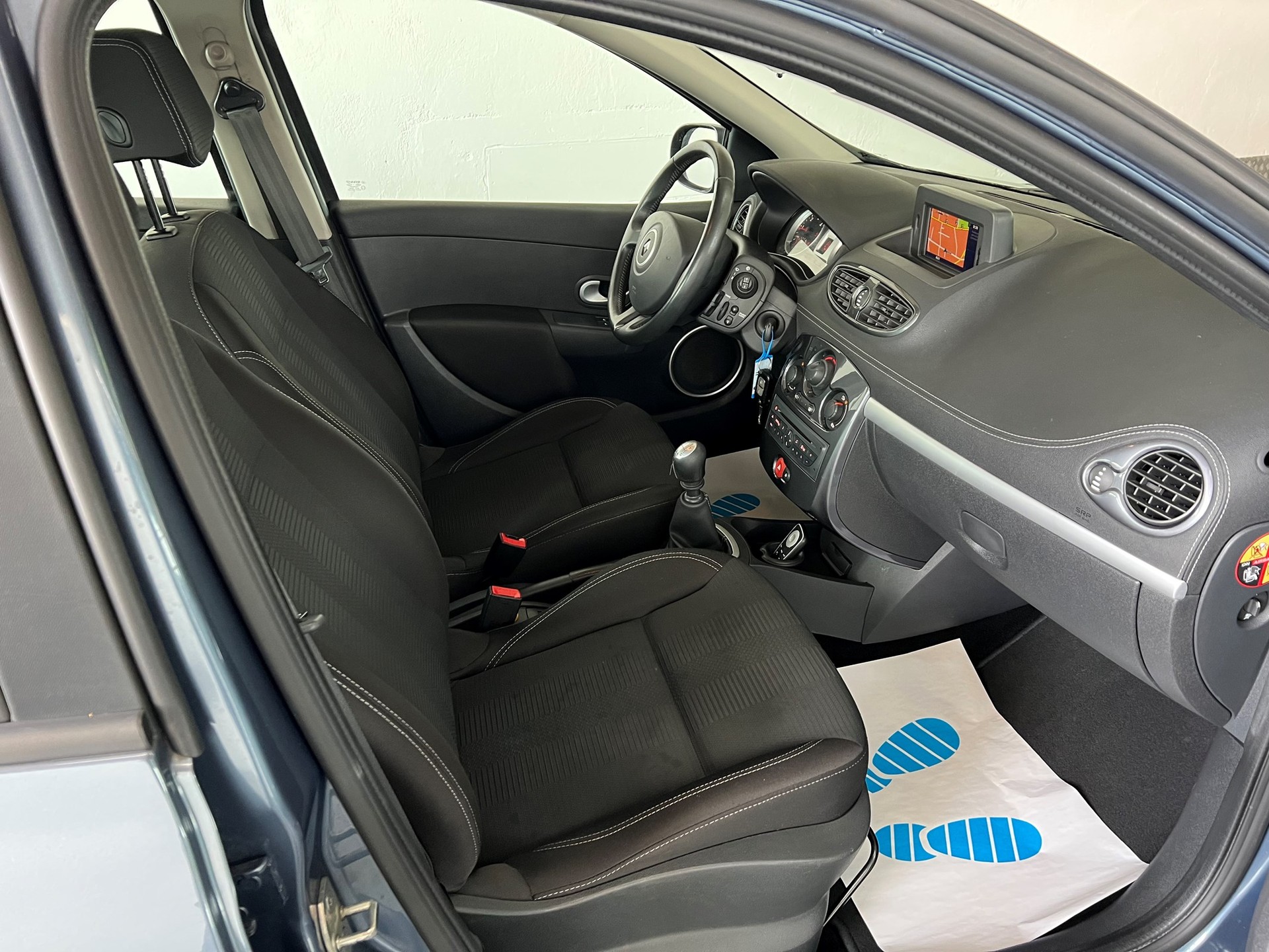 RENAULT Clio Grandtour 1.5 dCi 20th Edition-image-15
