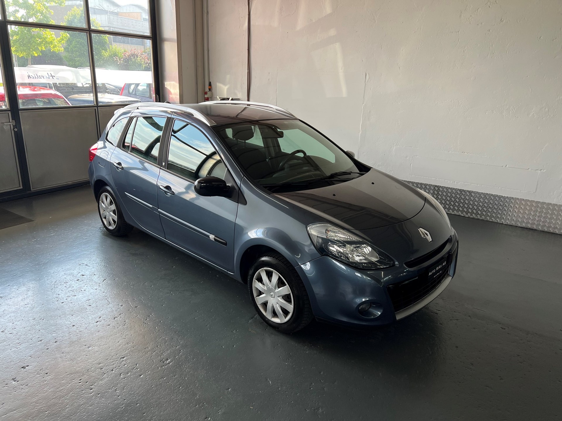 RENAULT Clio Grandtour 1.5 dCi 20th Edition-image-0