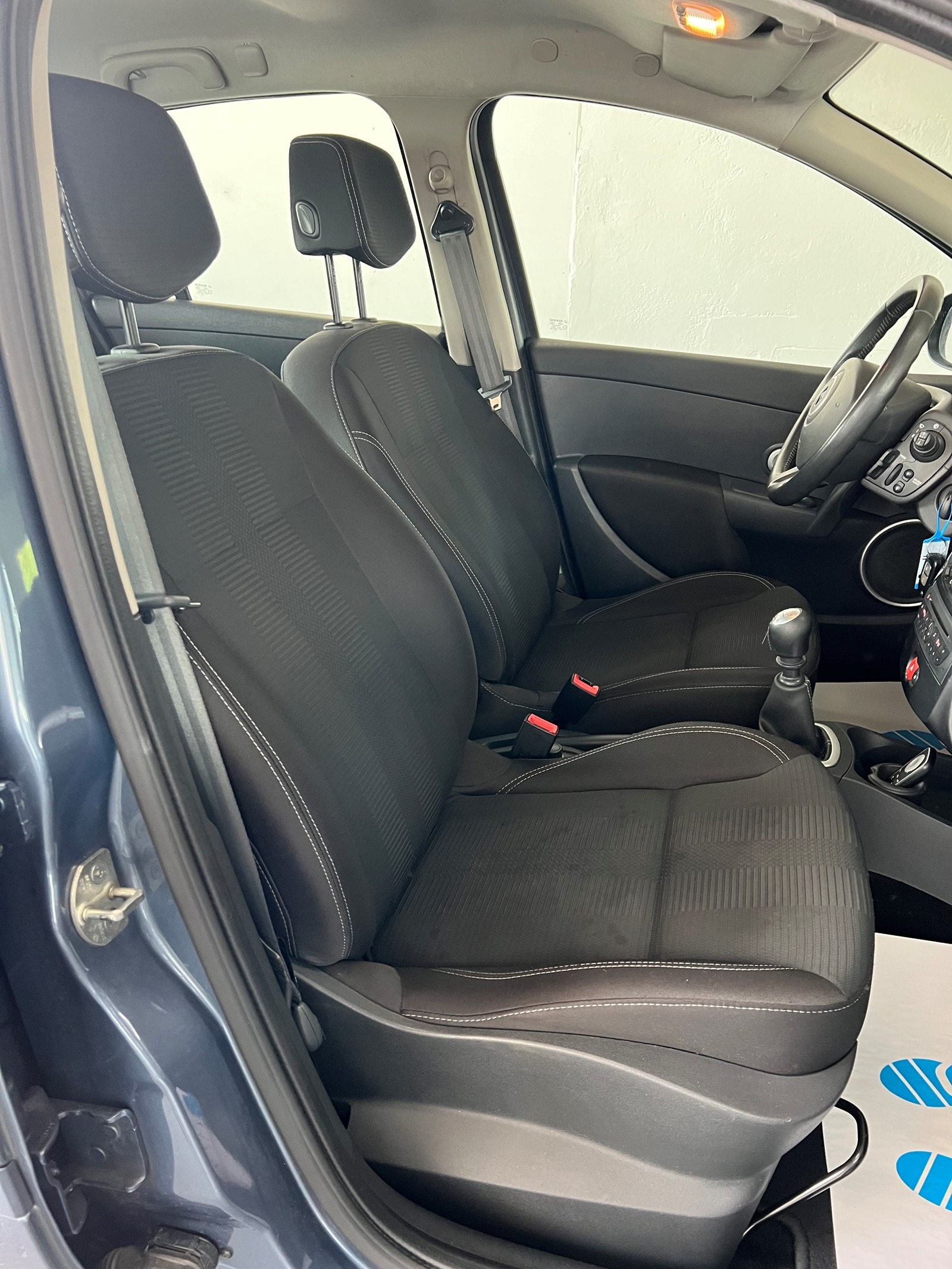 RENAULT Clio Grandtour 1.5 dCi 20th Edition-image-16