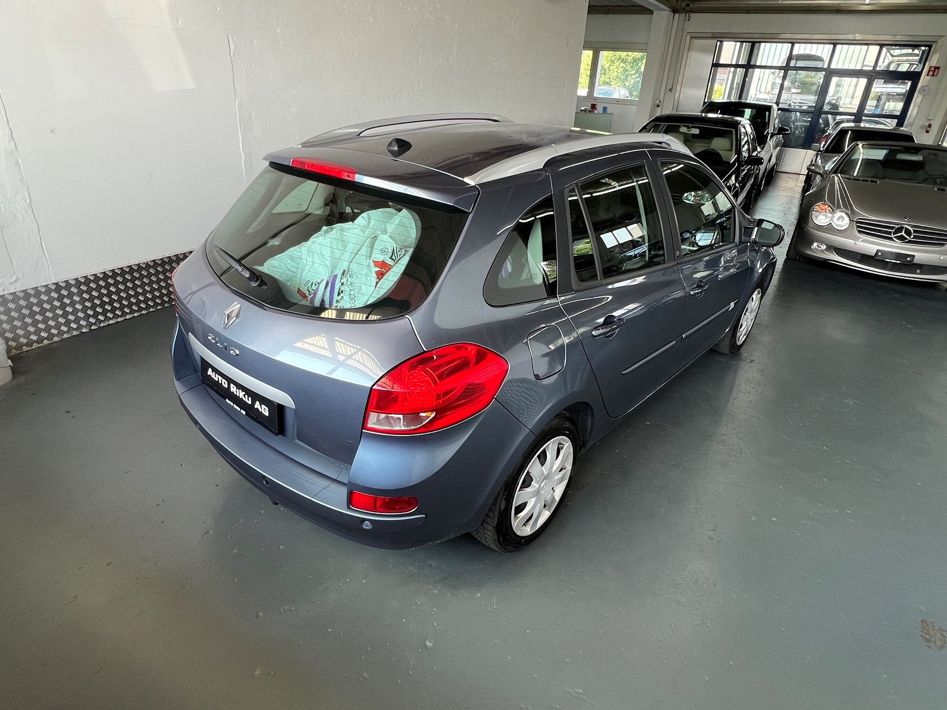 RENAULT Clio Grandtour 1.5 dCi 20th Edition-image-6