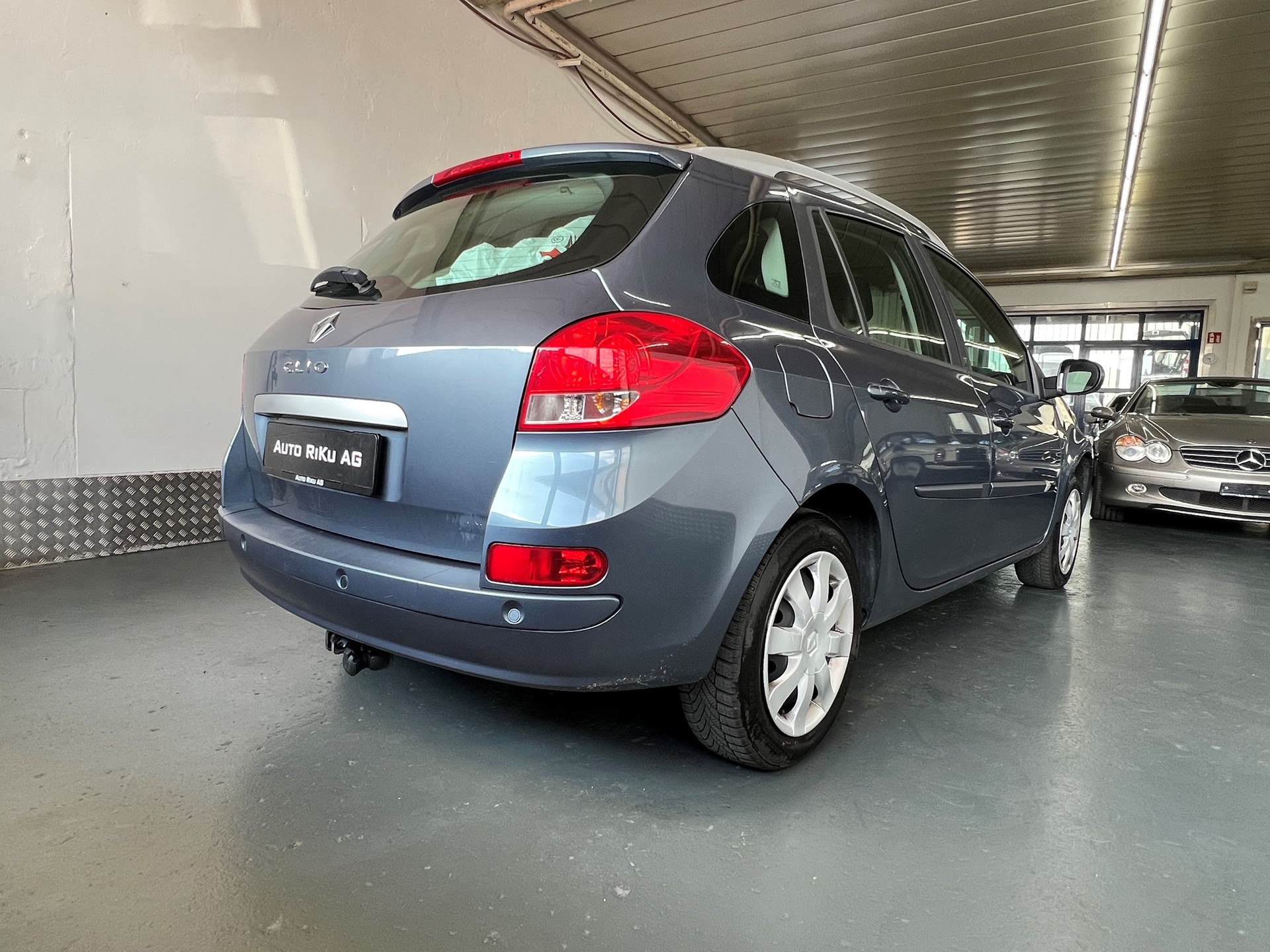 RENAULT Clio Grandtour 1.5 dCi 20th Edition-image-7