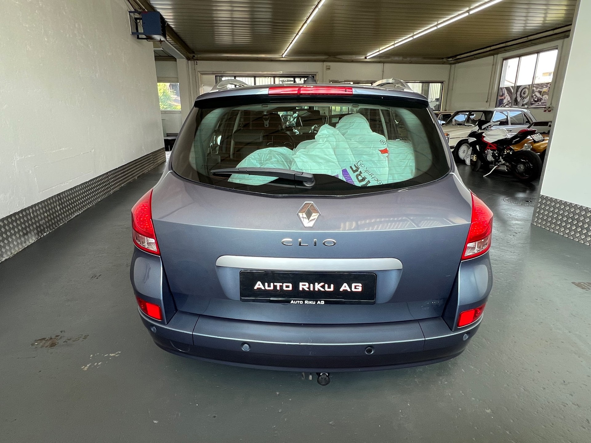 RENAULT Clio Grandtour 1.5 dCi 20th Edition-image-8