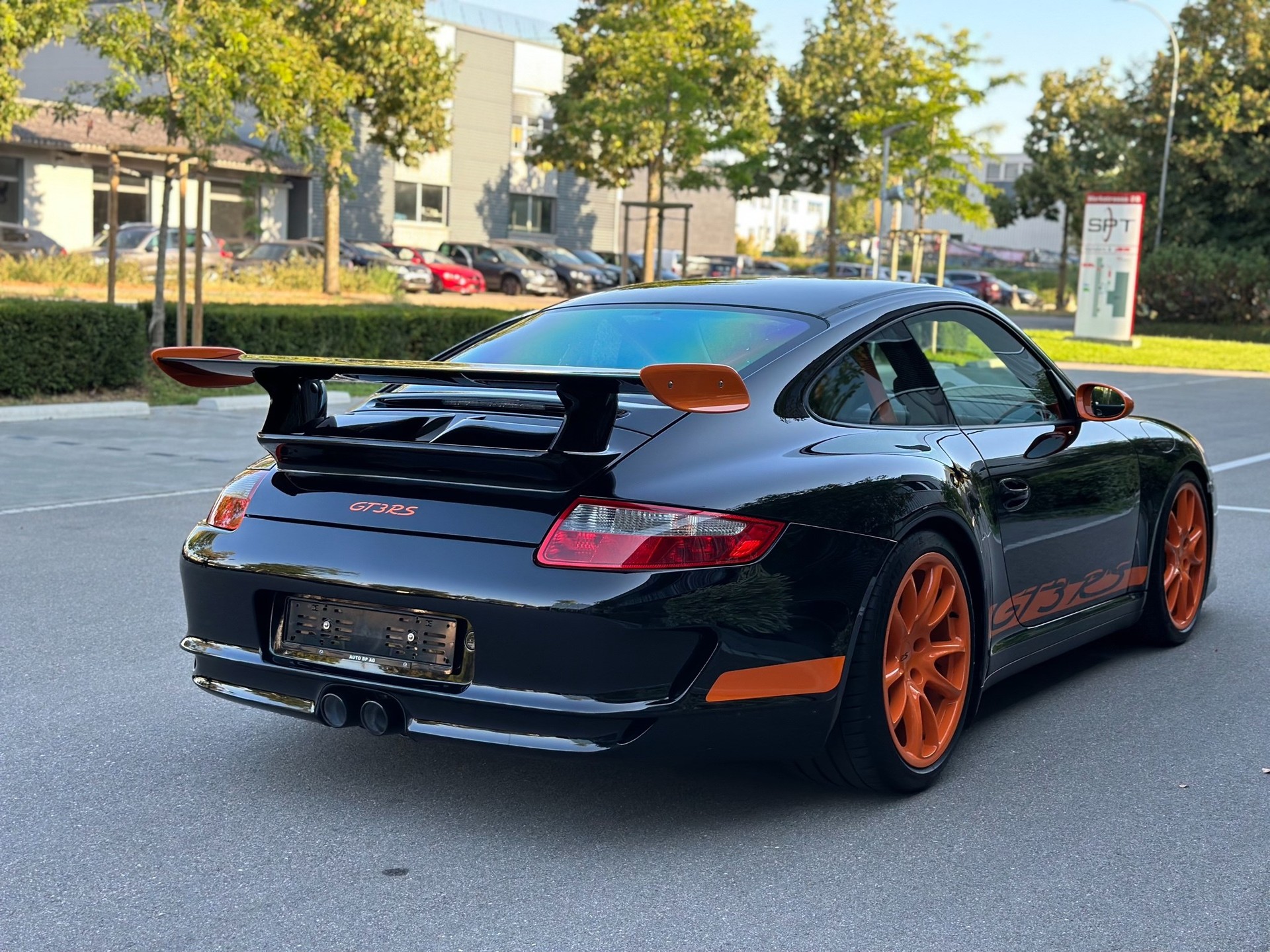 PORSCHE 911 GT3 RS-image-7