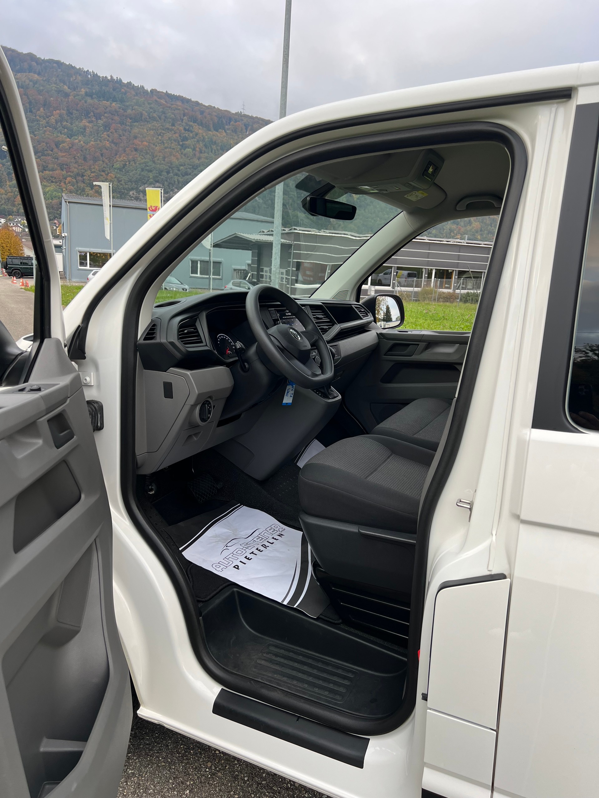 VW VW T6.1 BUS AUTOMAT MIT 9 SITZE. CH WAGEN. VIEL ZUBEHÖR. LEASING 450.--image-26
