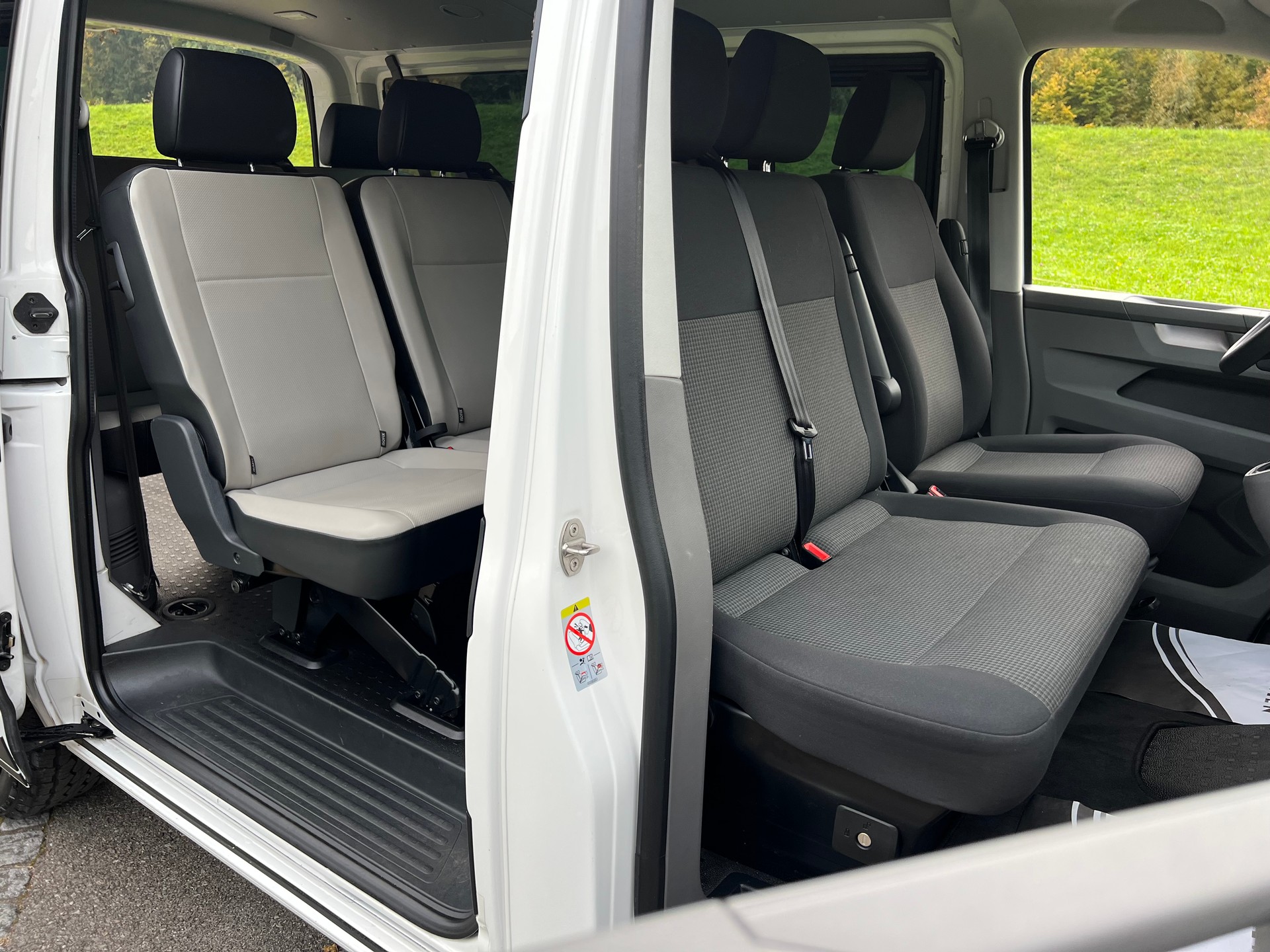 VW VW T6.1 BUS AUTOMAT MIT 9 SITZE. CH WAGEN. VIEL ZUBEHÖR. LEASING 450.--image-16