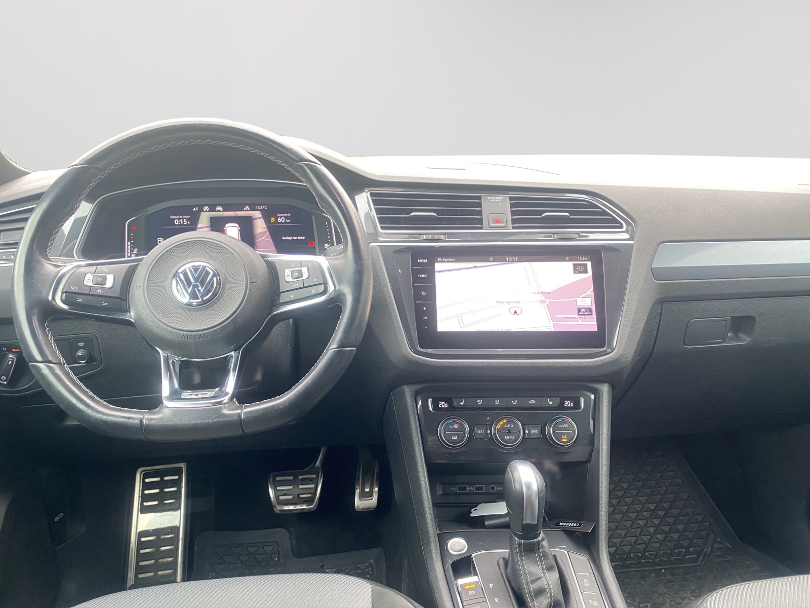 VW Tiguan 2.0TSI R-Line 4Motion DSG-image-8