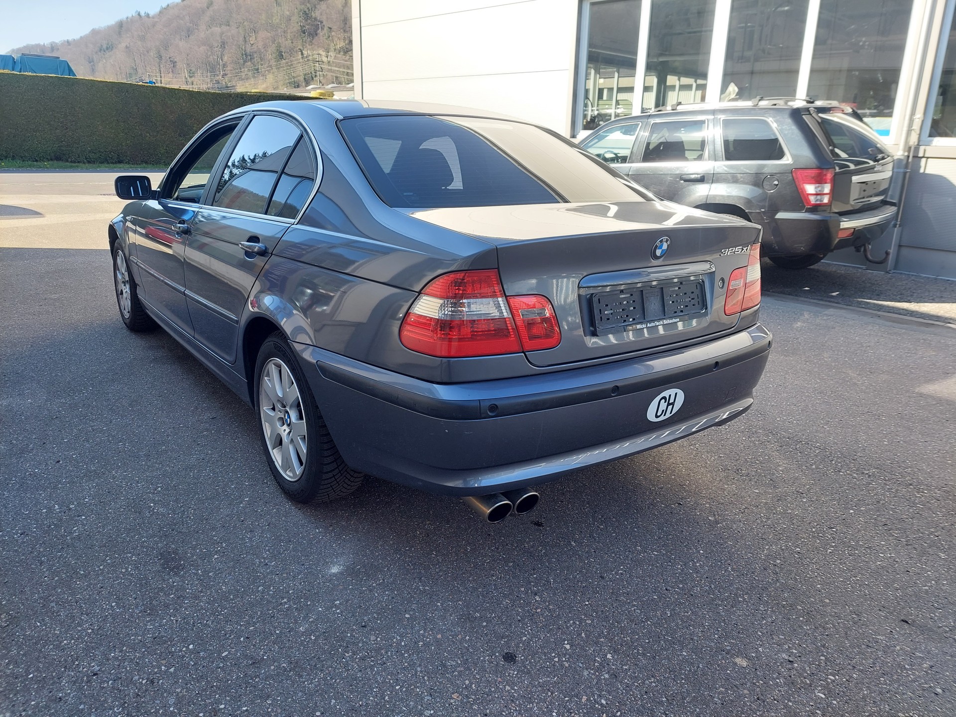 BMW 325 XI-image-2