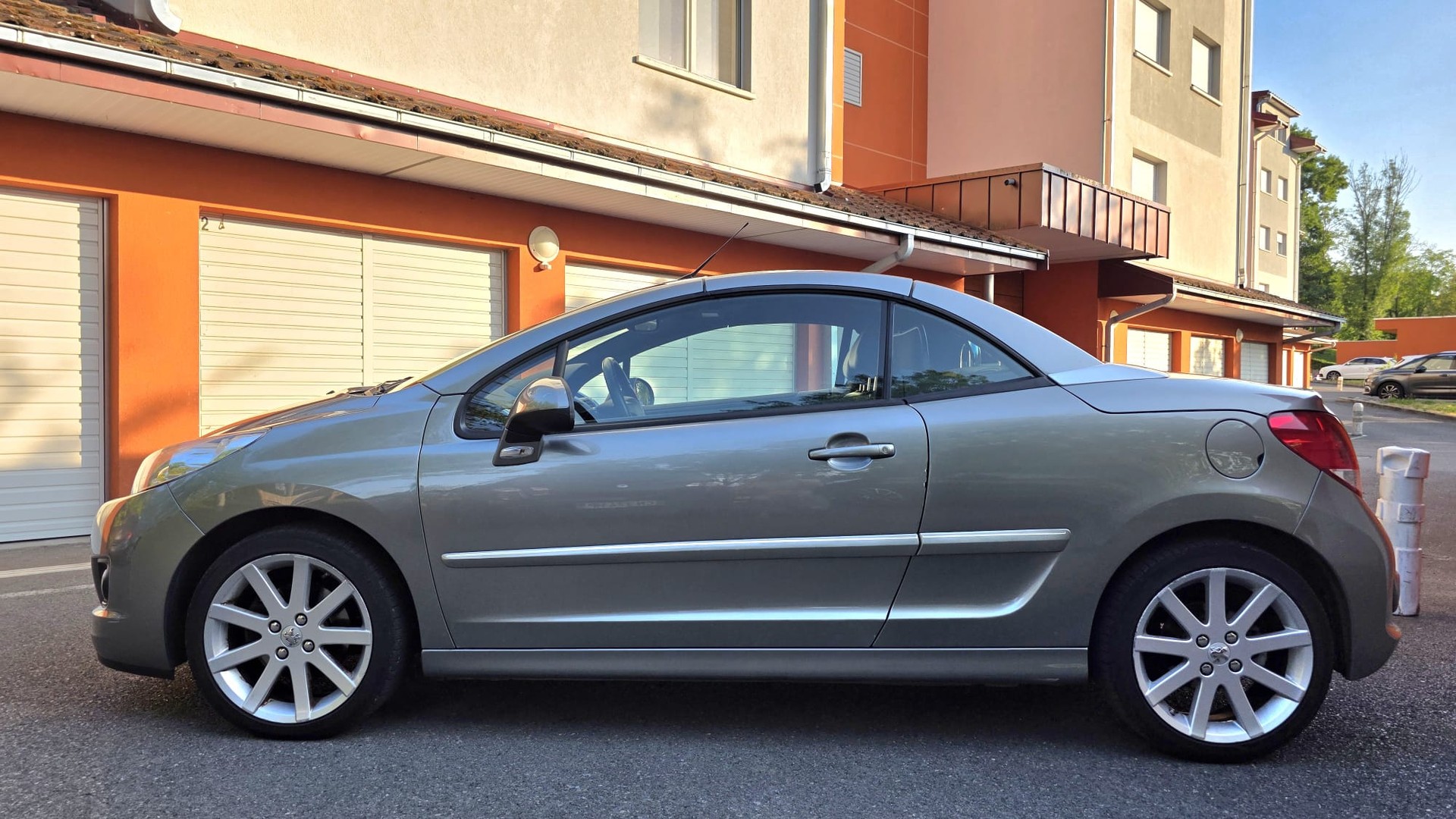 PEUGEOT 207 CC 1.6 16V Roland Garros Automatic-image-3