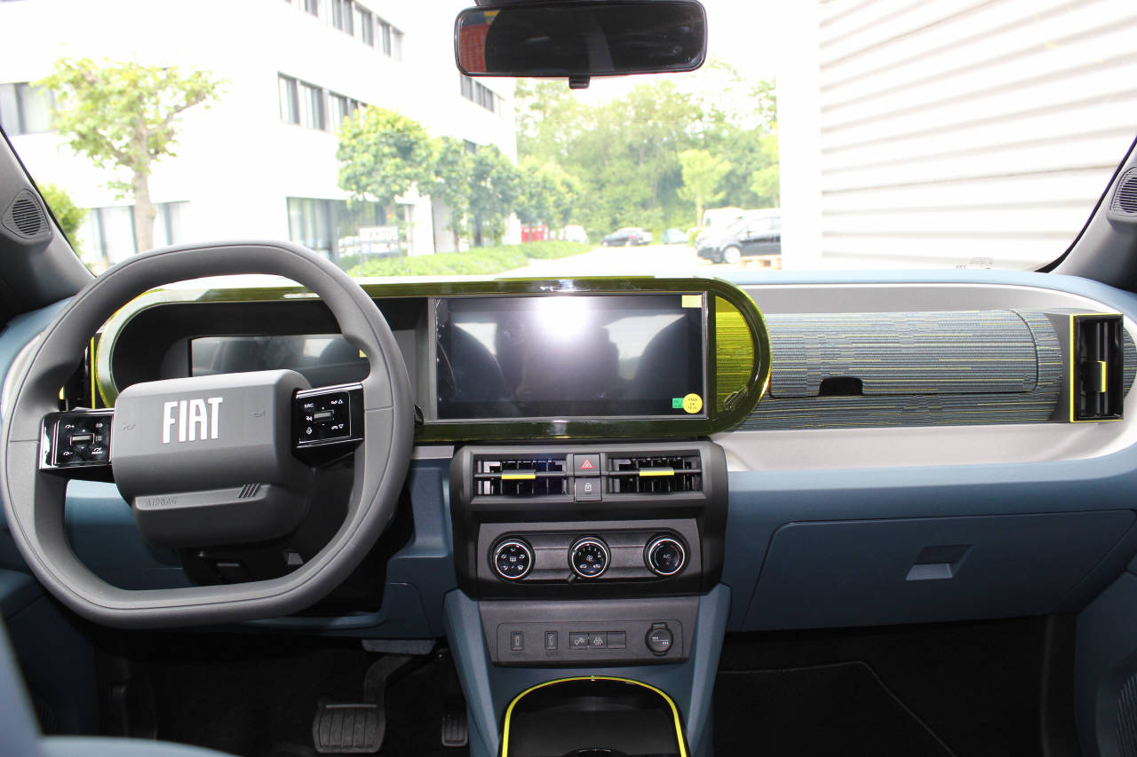 FIAT Grande Panda Red-image-9