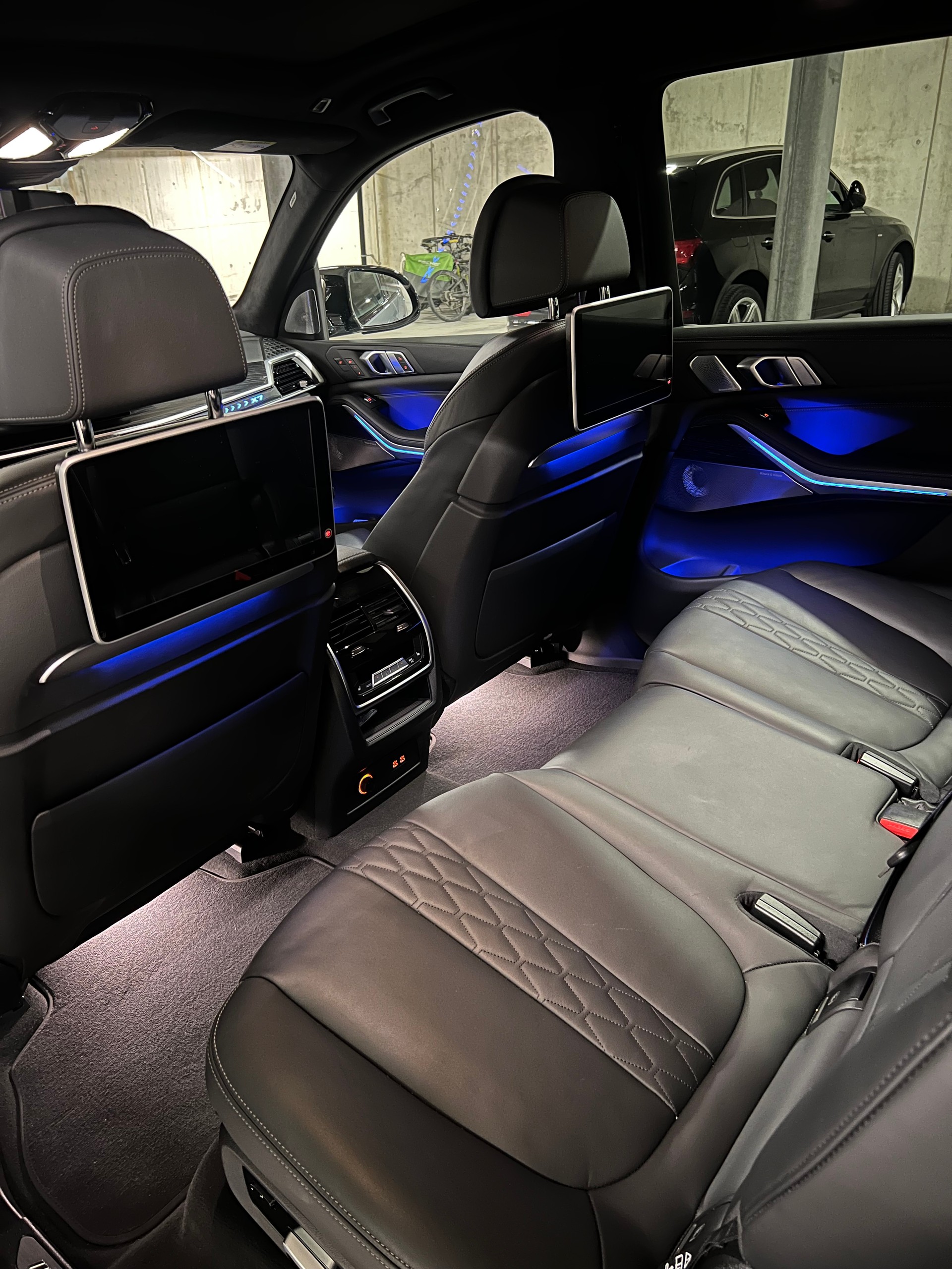 BMW X7 xDrive 48V 40d M Sport Pro Steptronic-image-3