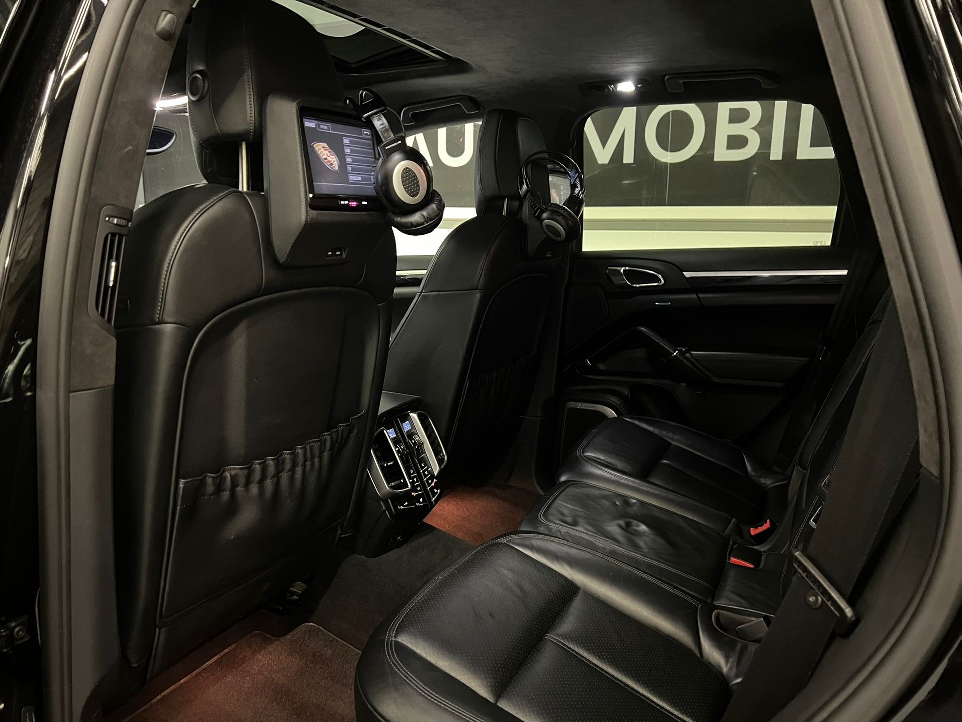 PORSCHE Cayenne Turbo-image-13