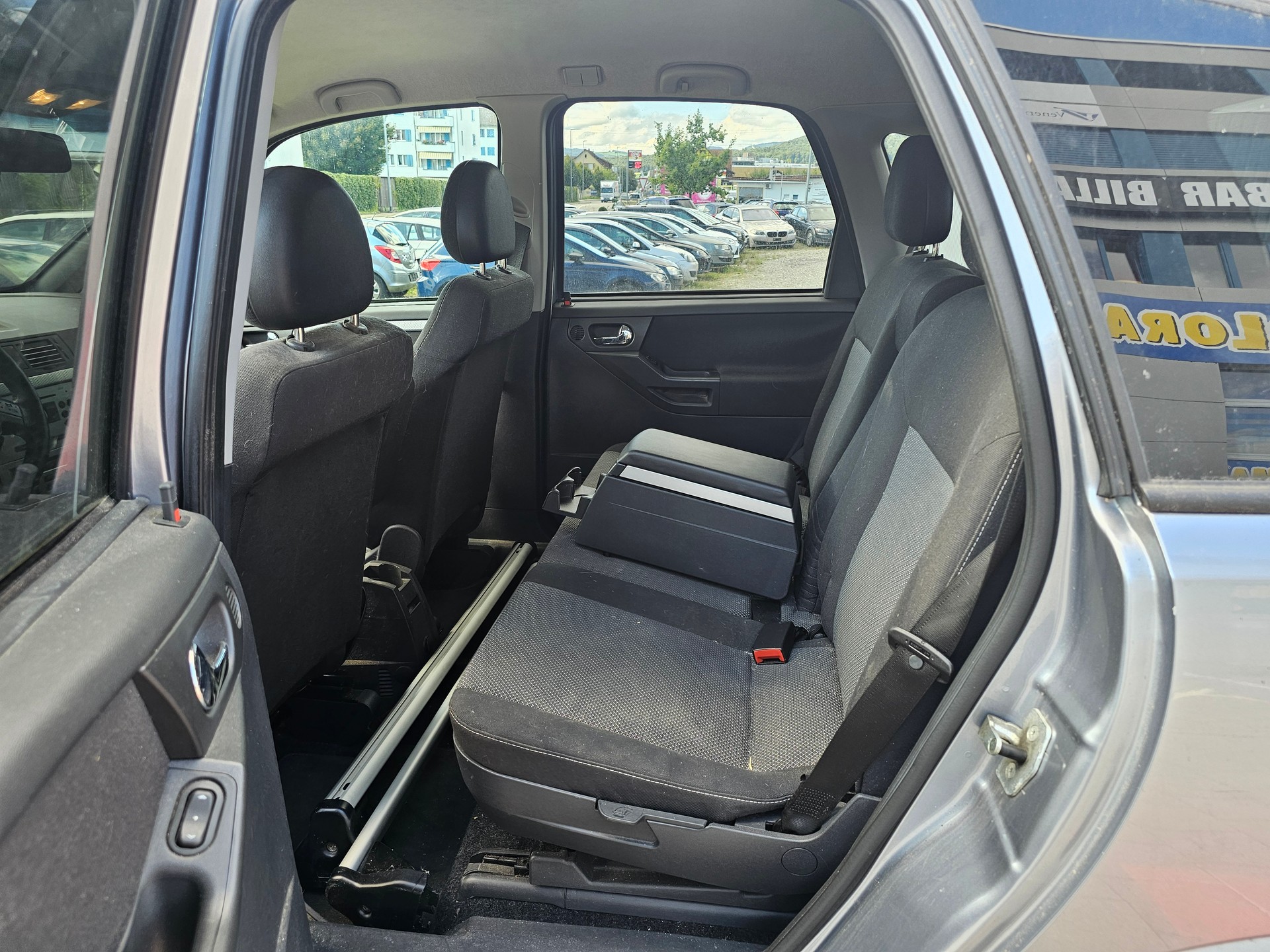 OPEL Meriva 1.8i 16V Essentia-image-10