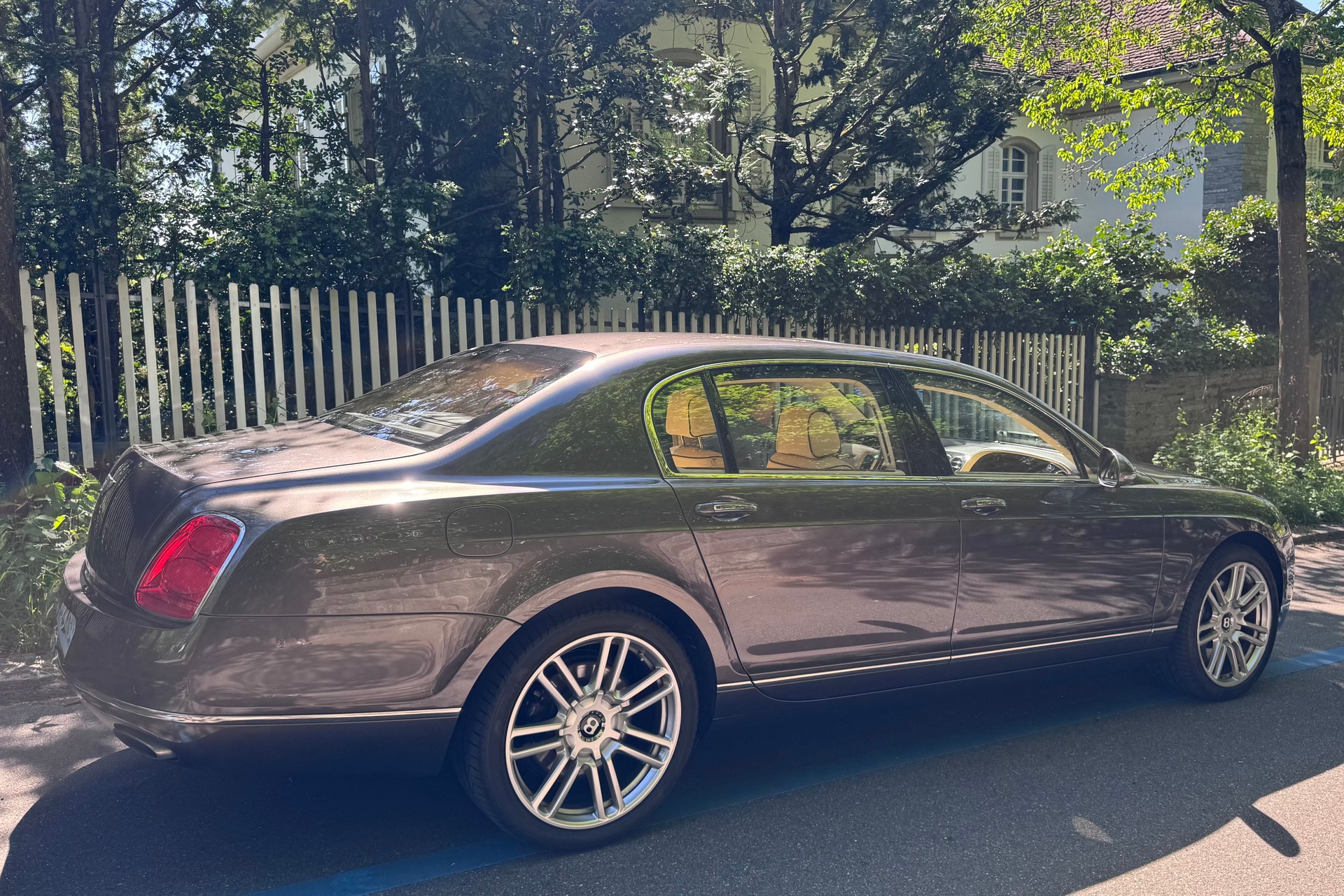 BENTLEY Continental Flying Spur 6.0-image-2