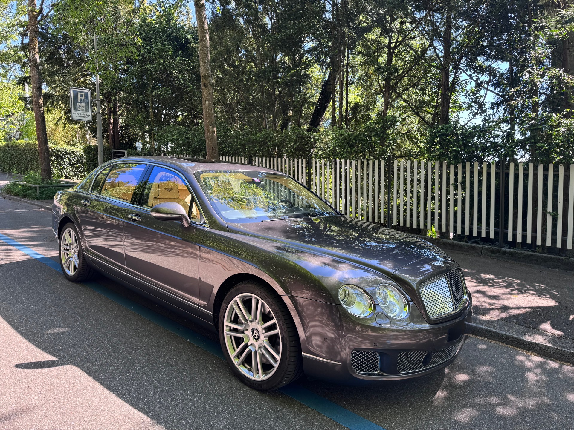 BENTLEY Continental Flying Spur 6.0-image-1