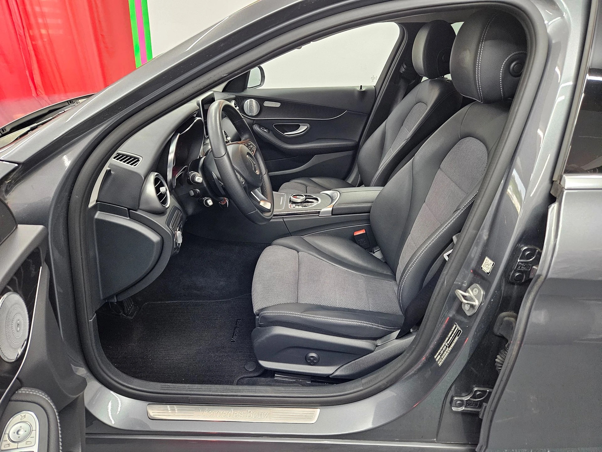 MERCEDES-BENZ C 220 d Swiss Star Avantgarde 4Matic 9G-Tronic-image-9