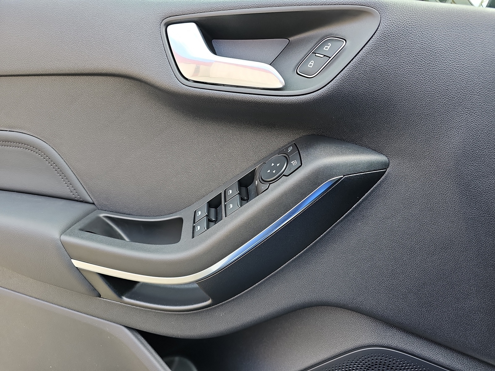 FORD Fiesta 1.0 EcoB Hybrid ST-Line X-image-10
