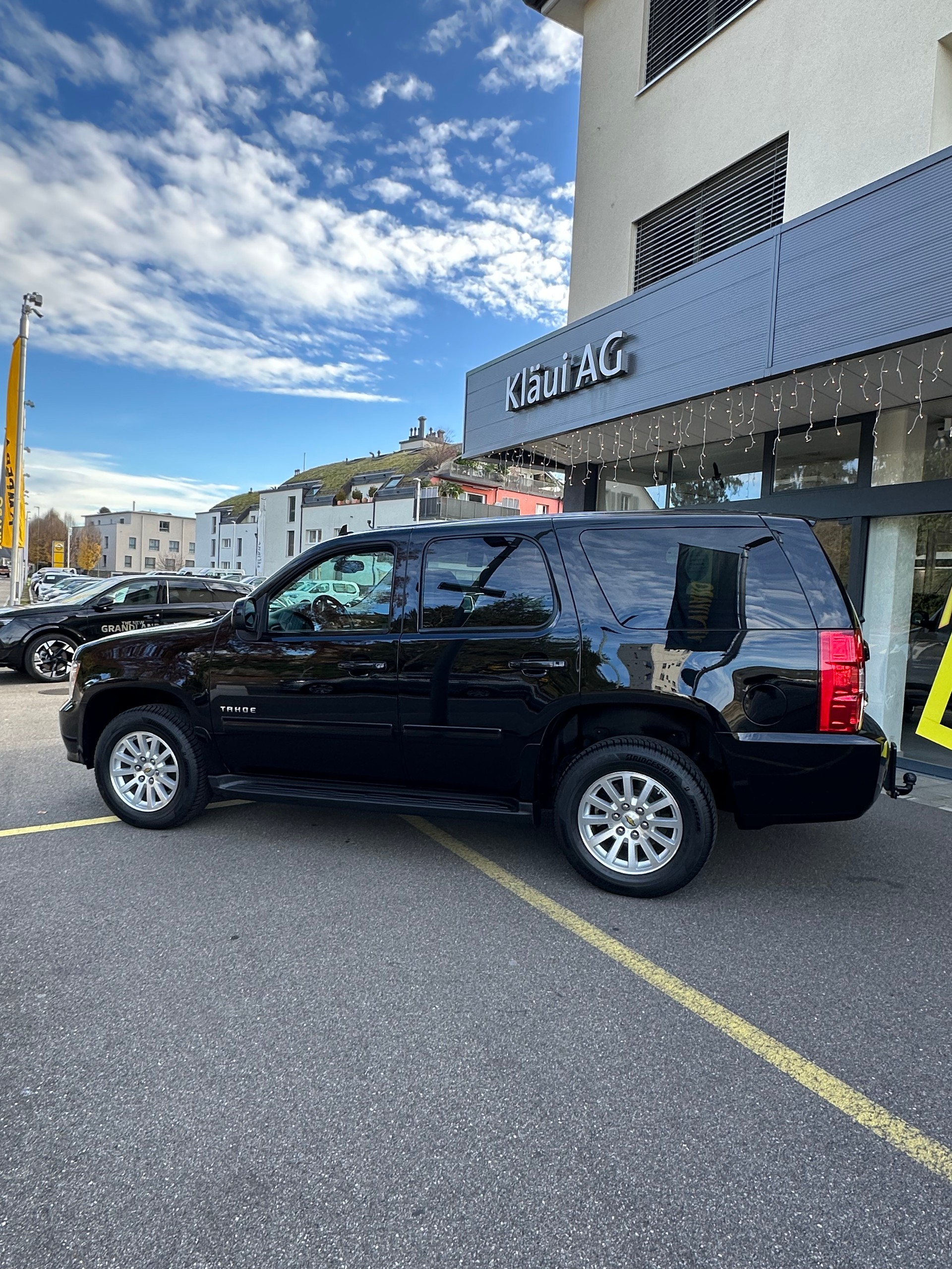 CHEVROLET Tahoe 6.0 Hybrid 4x4-image-3