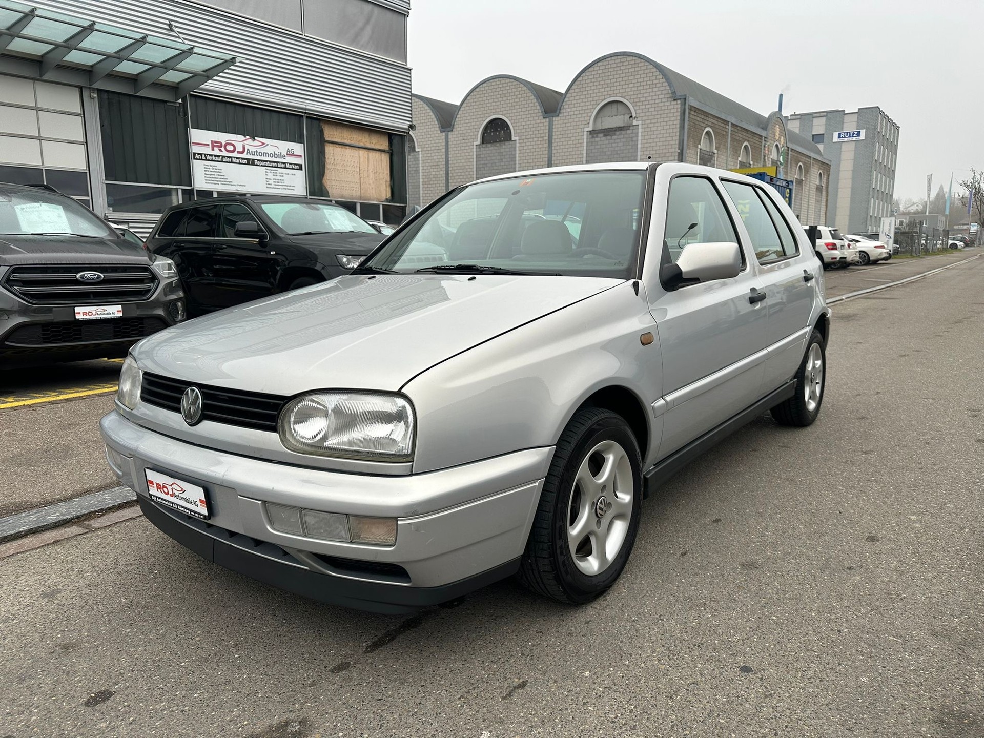 VW Golf 1800 Swiss Topline-image-1