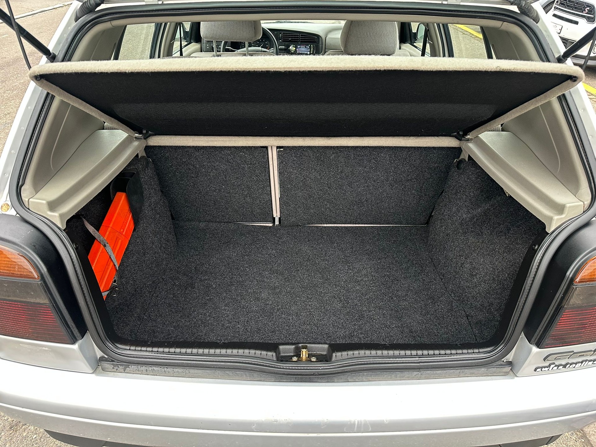 VW Golf 1800 Swiss Topline-image-16