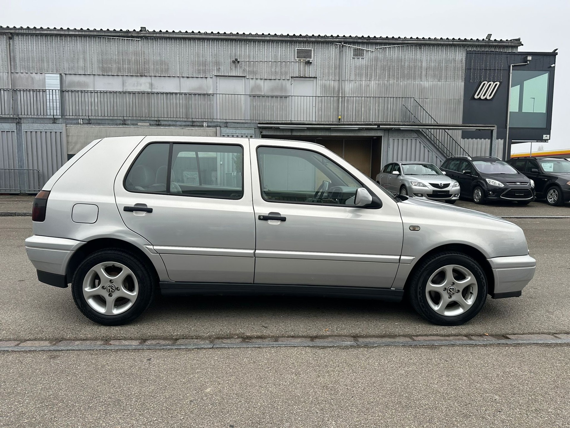 VW Golf 1800 Swiss Topline-image-4