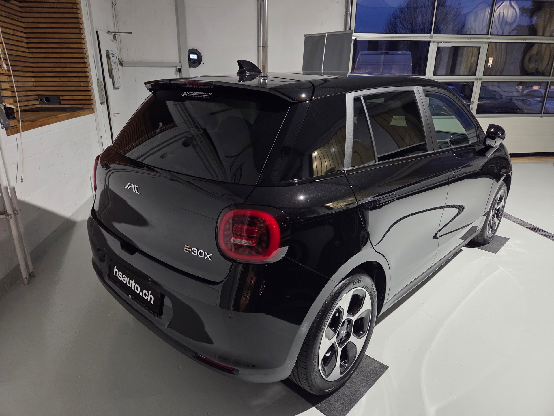 JAC E30X 51 kWh Flagship Pro+-image-1