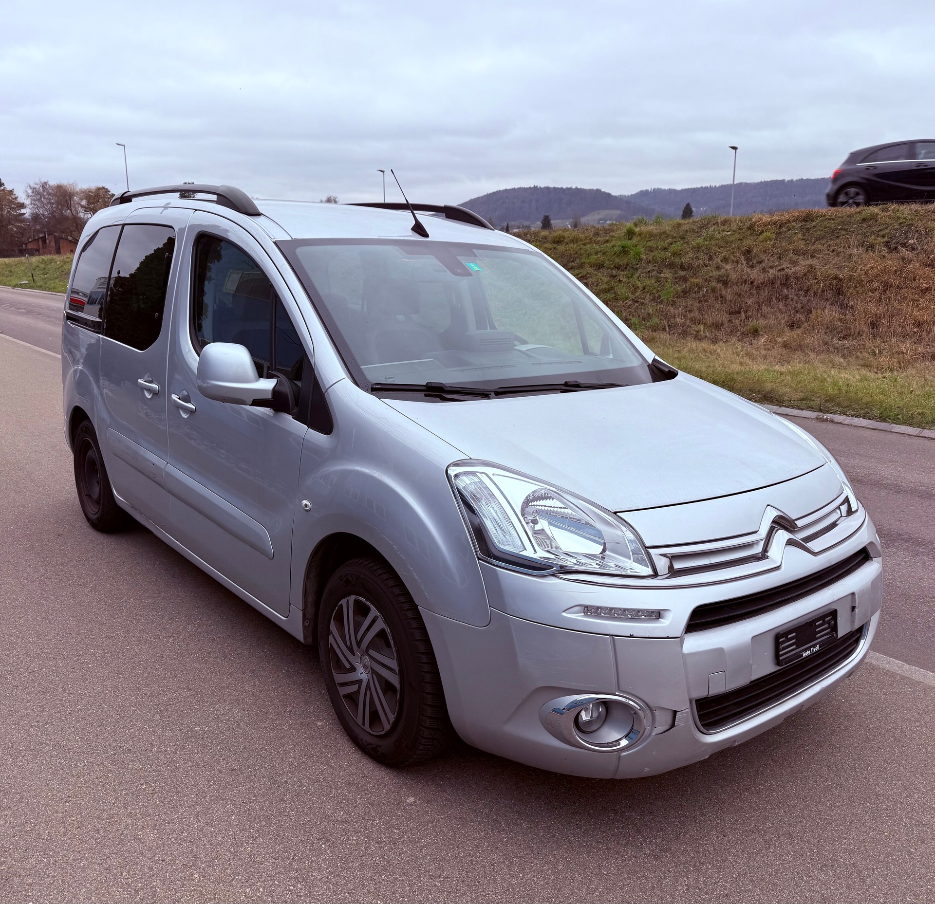 CITROEN Berlingo 1.6 e-HDi Exclusive EGS6-image-1