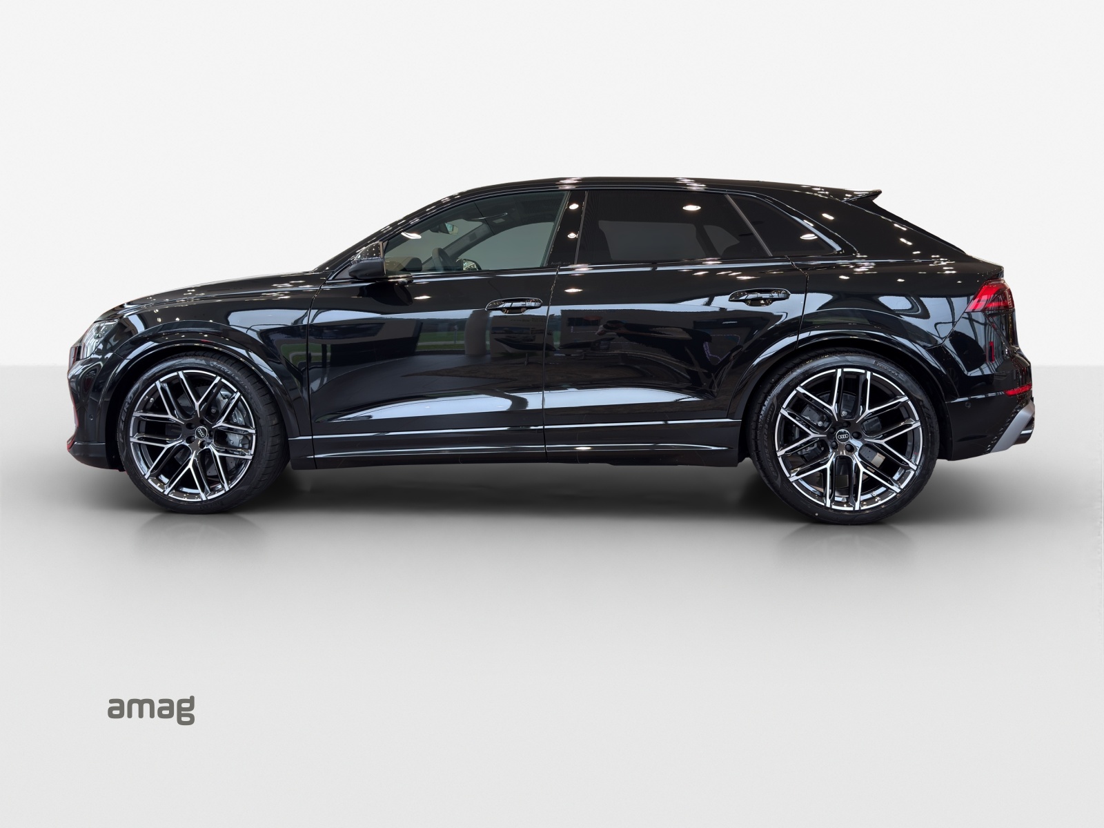 AUDI RSQ8 performance quattro-image-1