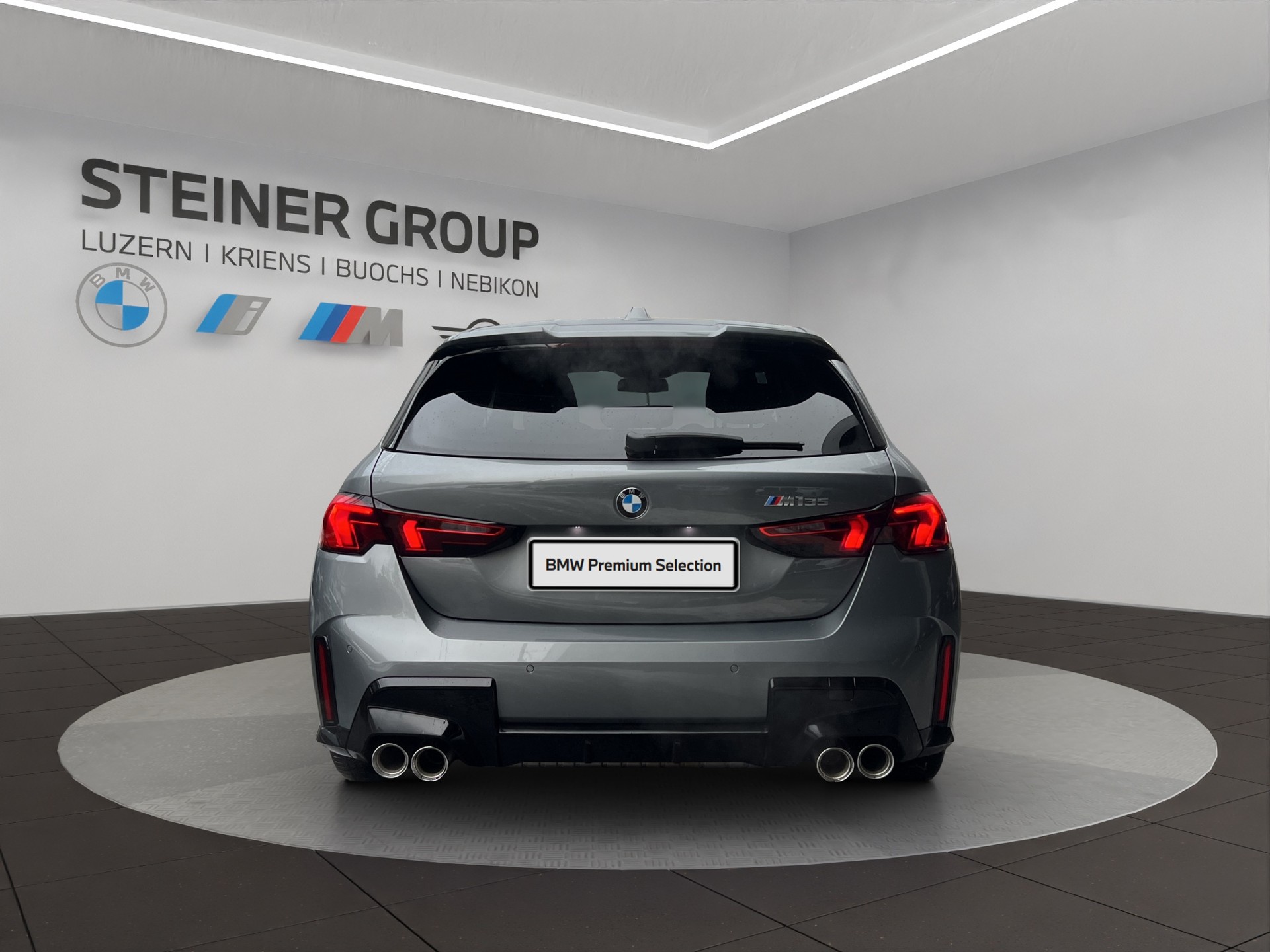 BMW M135i xDrive Steptronic-image-5