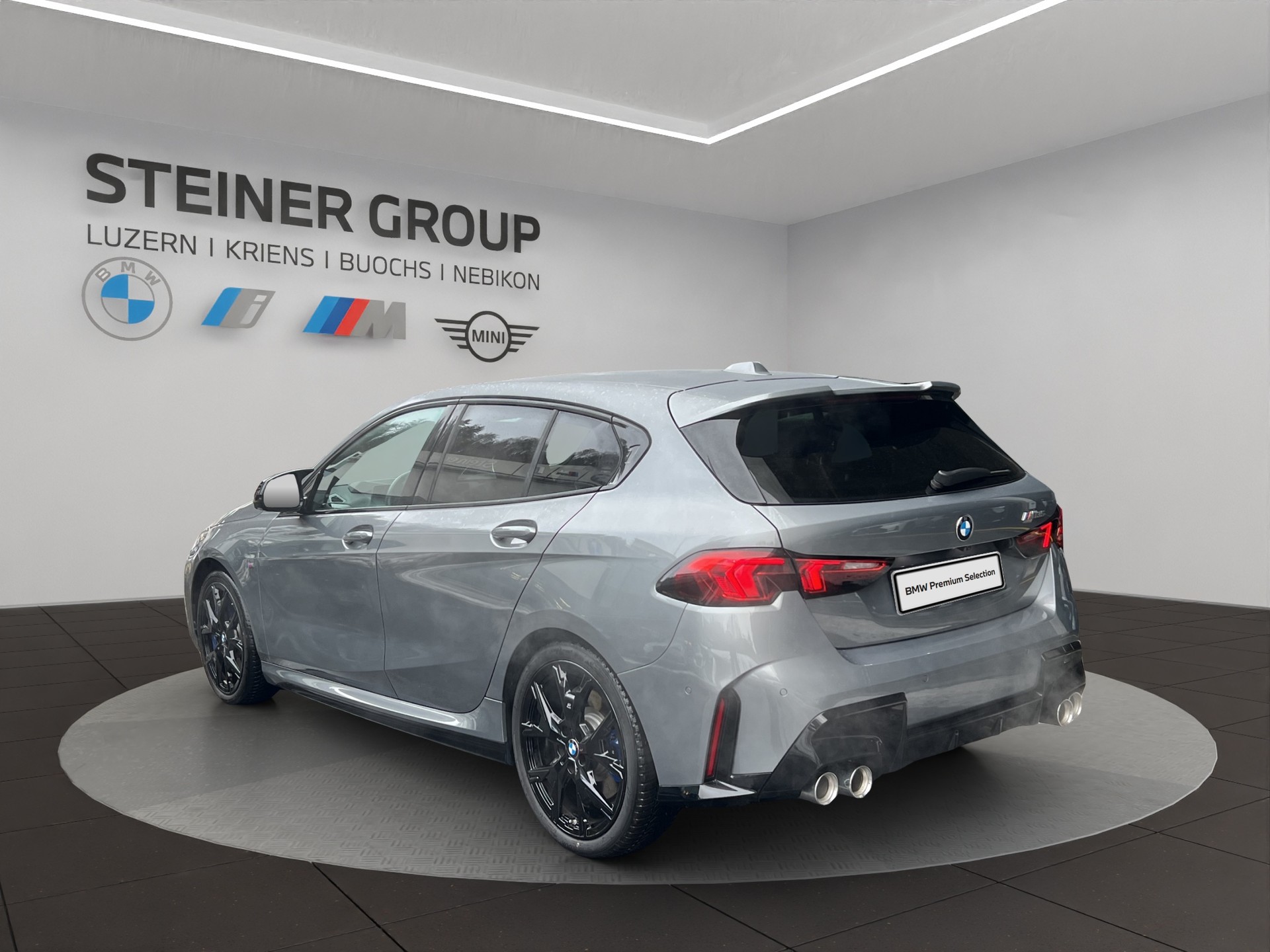 BMW M135i xDrive Steptronic-image-6