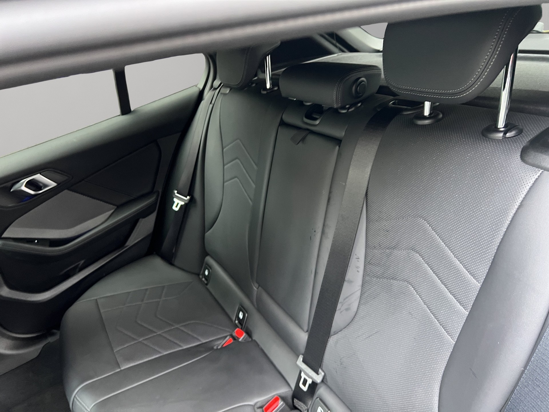 BMW M135i xDrive Steptronic-image-19