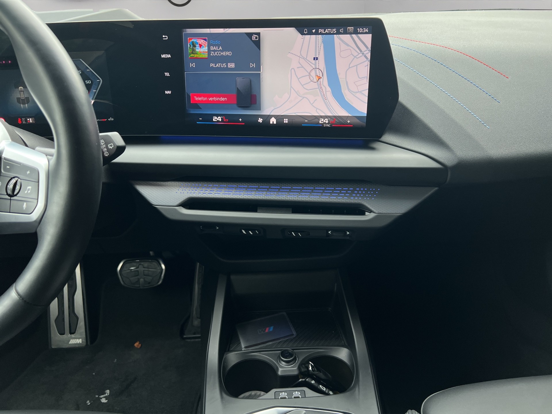 BMW M135i xDrive Steptronic-image-18
