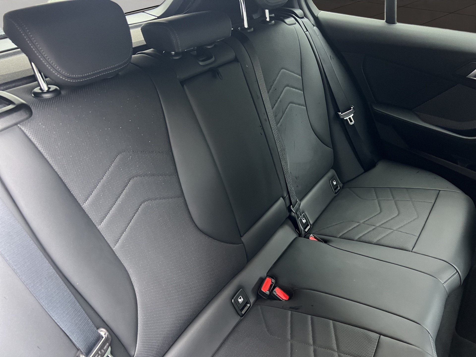 BMW M135i xDrive Steptronic-image-22