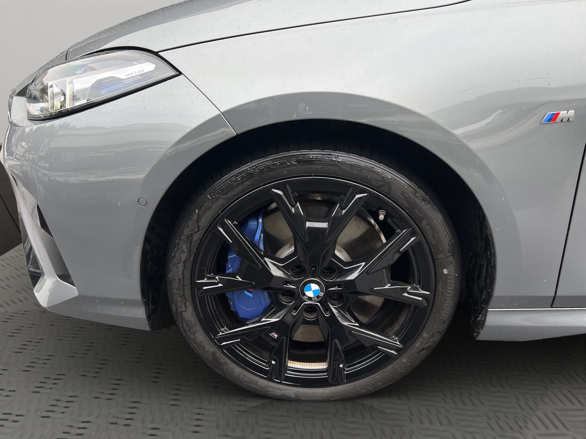BMW M135i xDrive Steptronic-image-8
