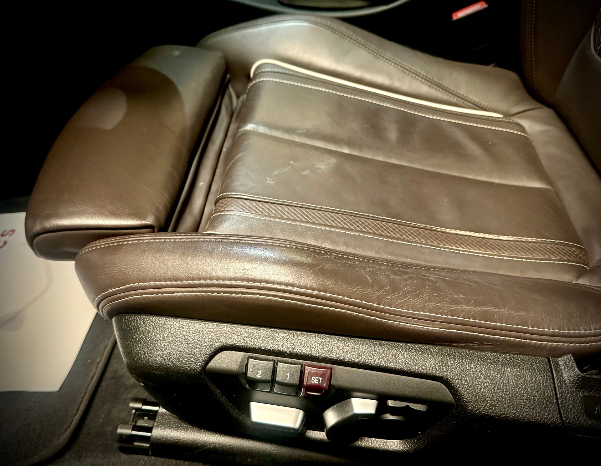 BMW 330e iPerformance Luxury Line Steptronic-image-20