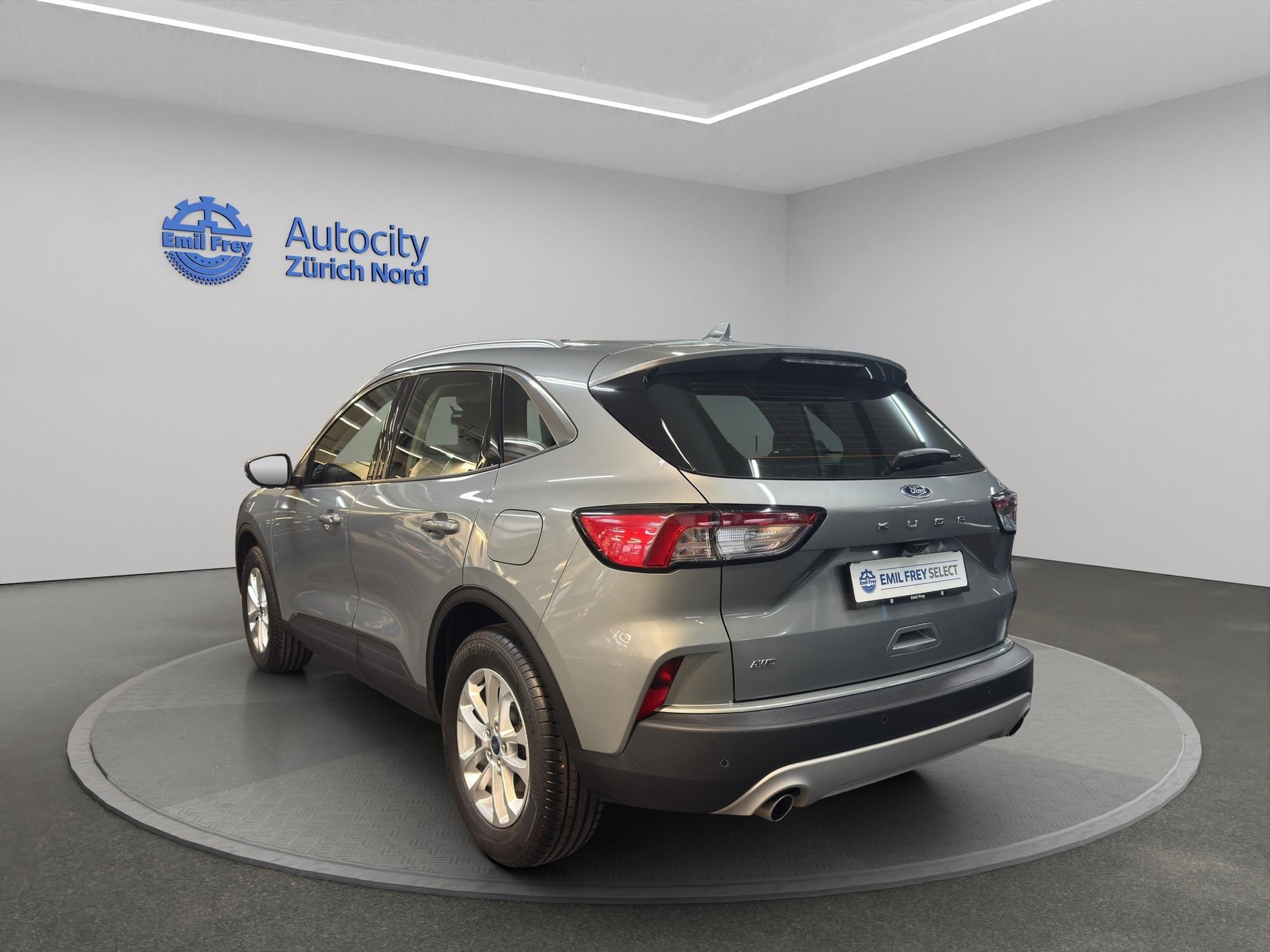 FORD Kuga 2.0 EcoBlue Titanium 4x4-image-2