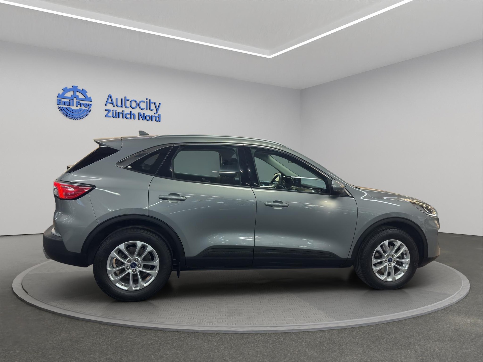 FORD Kuga 2.0 EcoBlue Titanium 4x4-image-4
