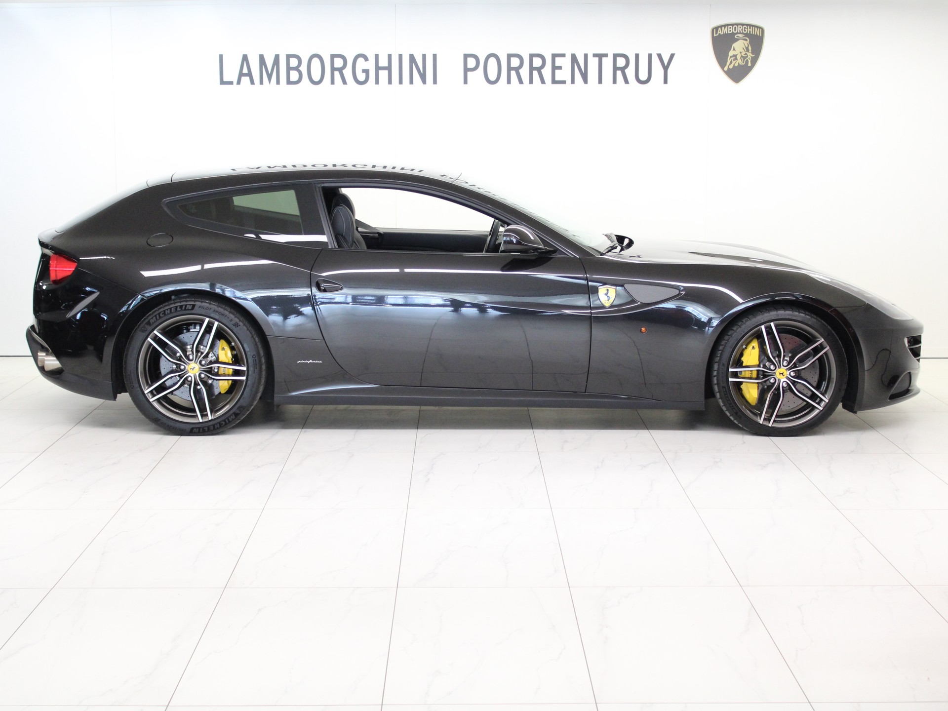 FERRARI FF-image-1